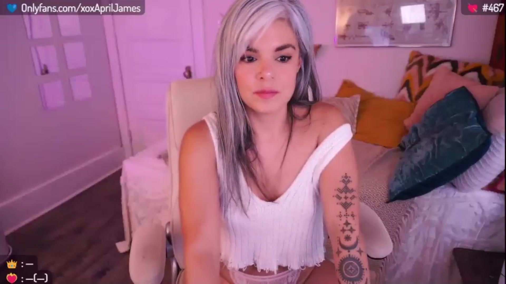 Gallery image thumbnail from AprilJames's myfreecams stream on, 05/18/2024, 19:29 image 12 of 20