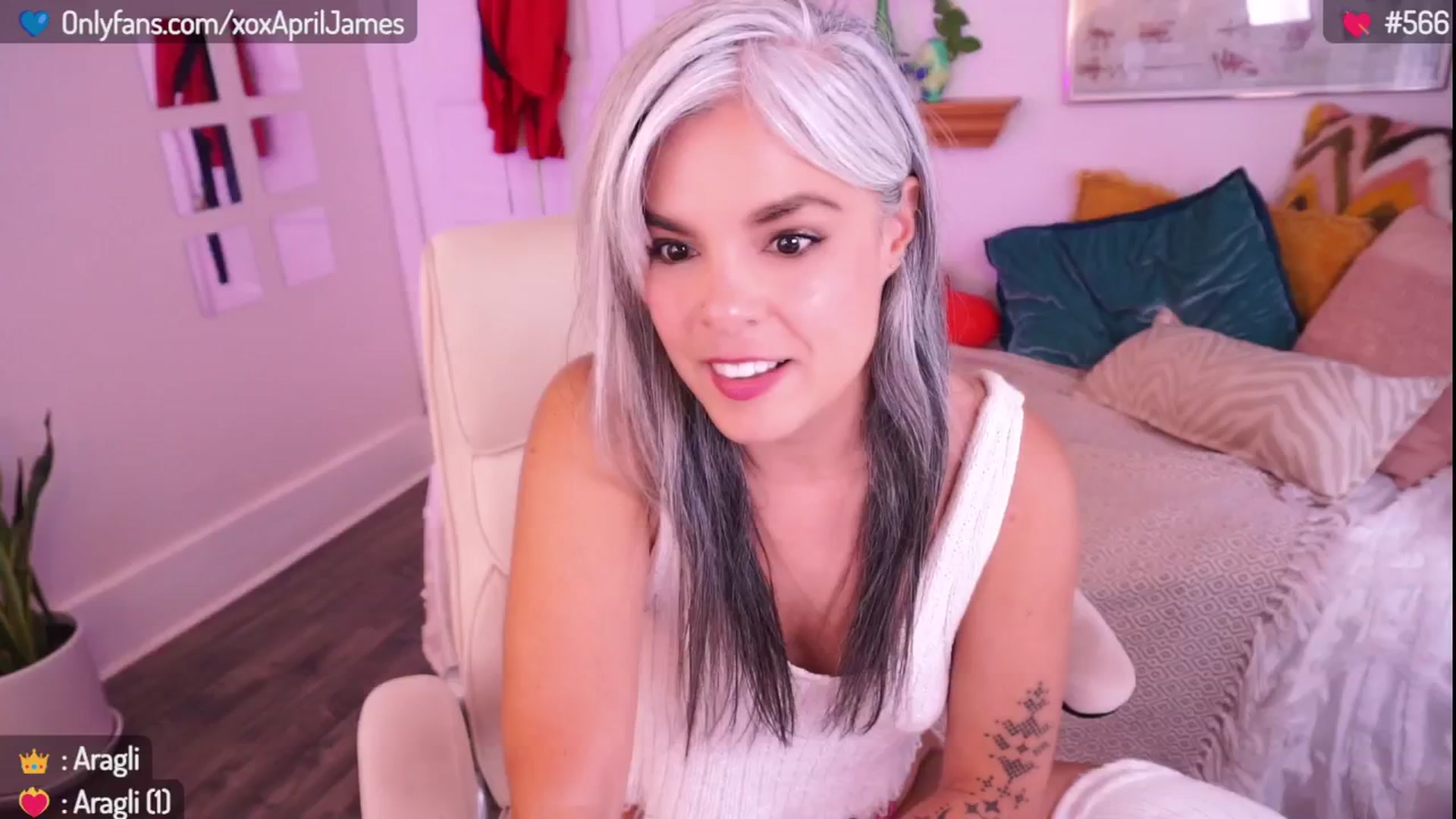 Gallery image thumbnail from AprilJames's myfreecams stream on, 05/24/2024, 22:19 image 4 of 20