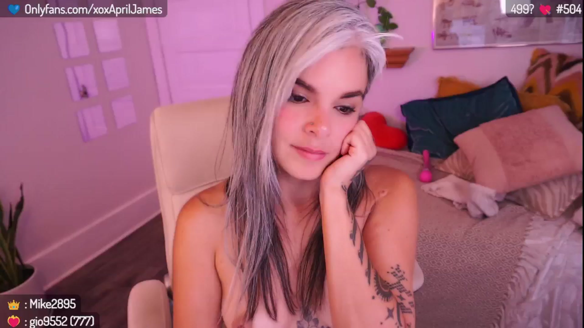 Gallery image thumbnail from AprilJames's myfreecams stream on, 05/25/2024, 01:35 image 11 of 20