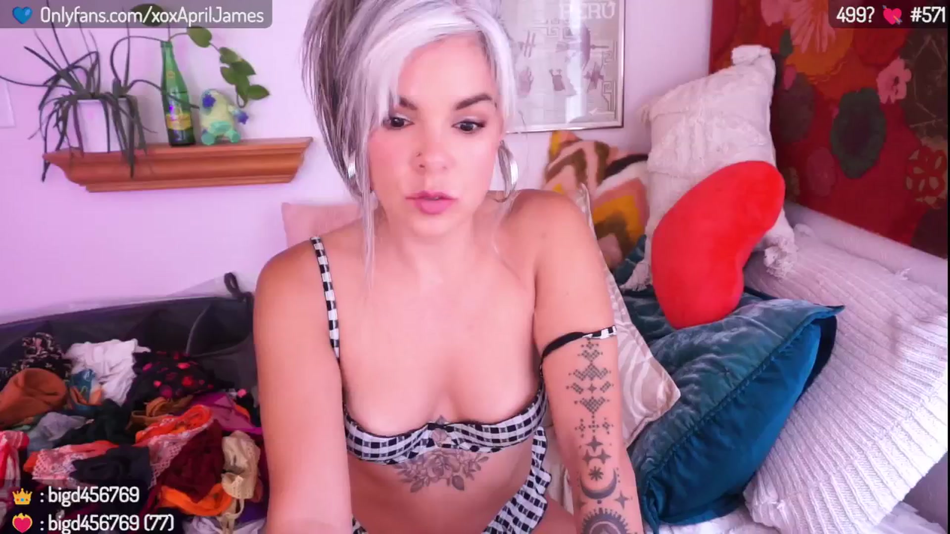 Gallery image thumbnail from AprilJames's myfreecams stream on, 05/30/2024, 21:11 image 20 of 20