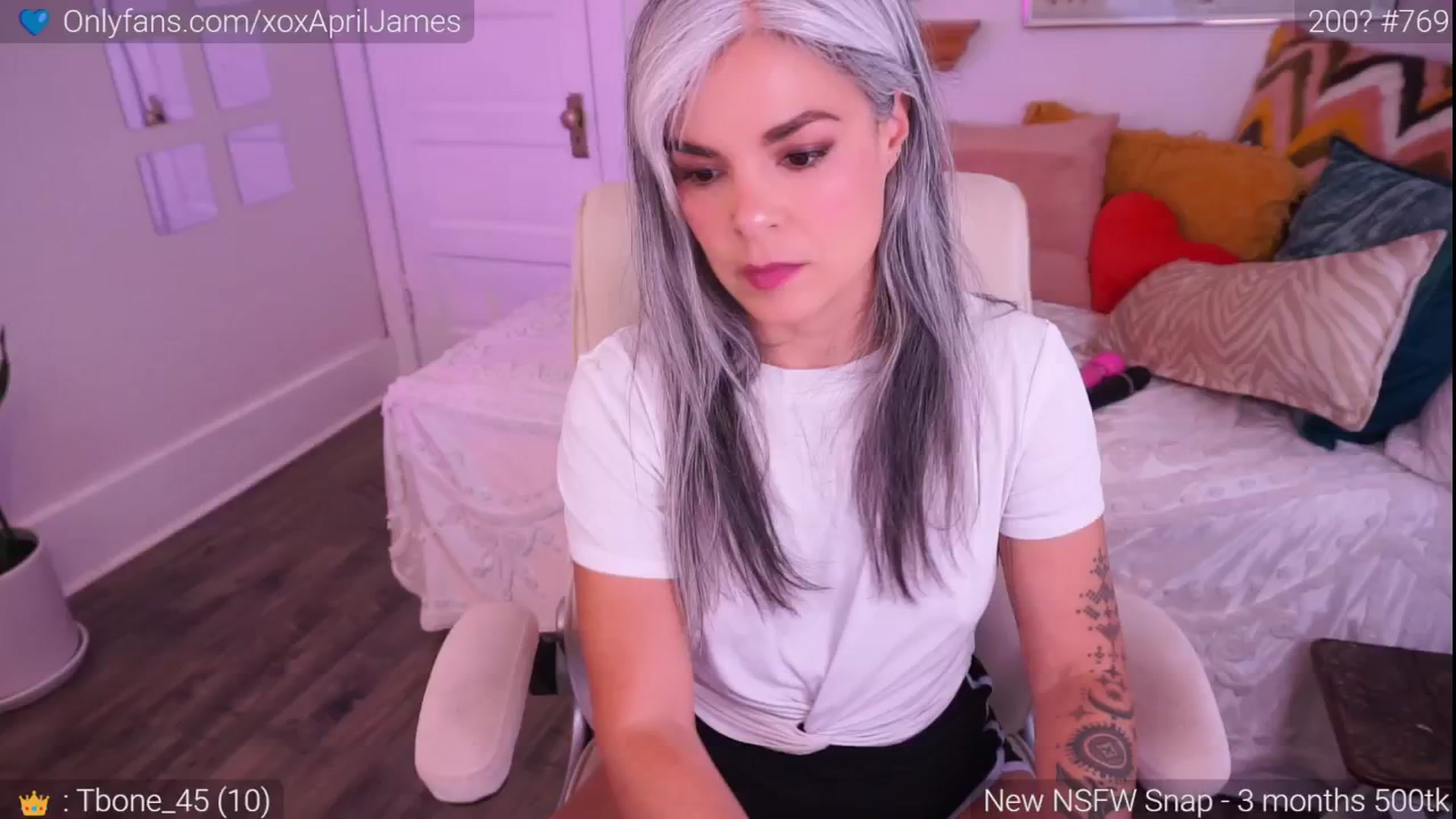 Gallery image thumbnail from AprilJames's myfreecams stream on, 06/02/2024, 18:04 image 8 of 20