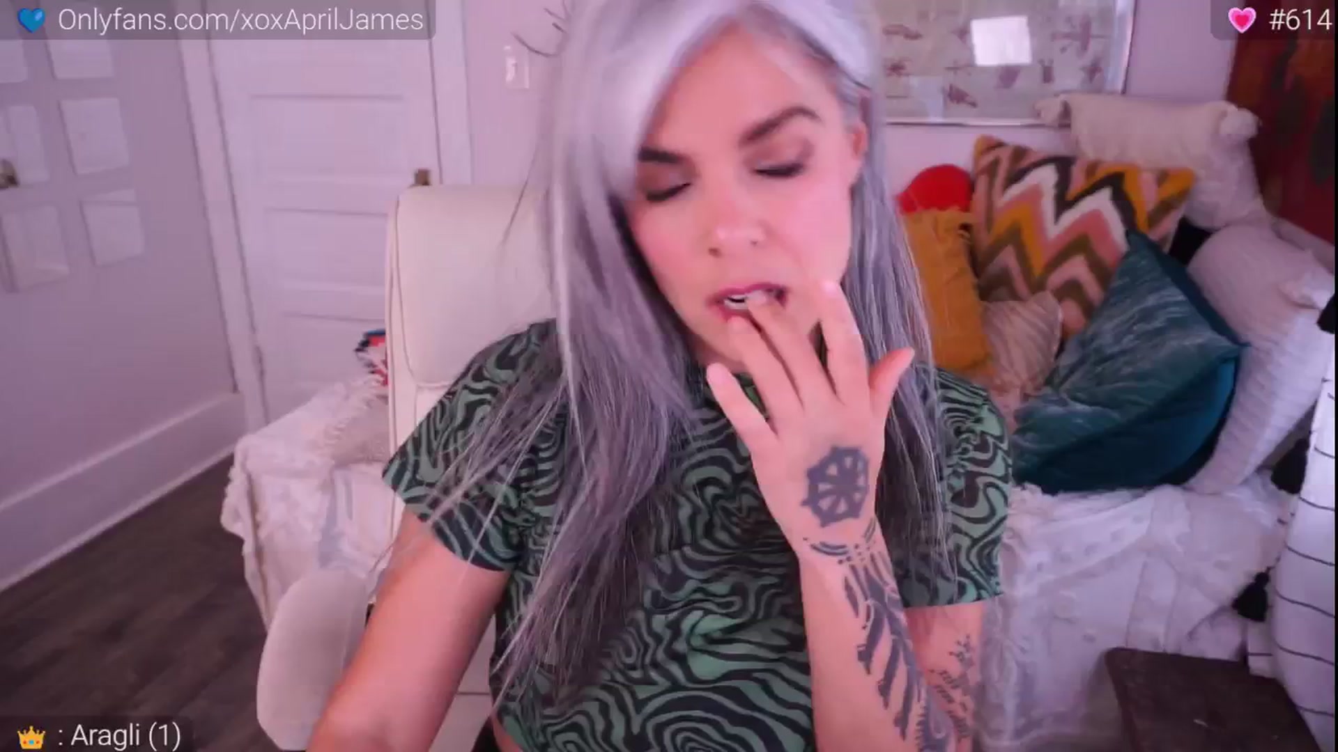 Gallery image thumbnail from AprilJames's myfreecams stream on, 06/14/2024, 22:29 image 1 of 20