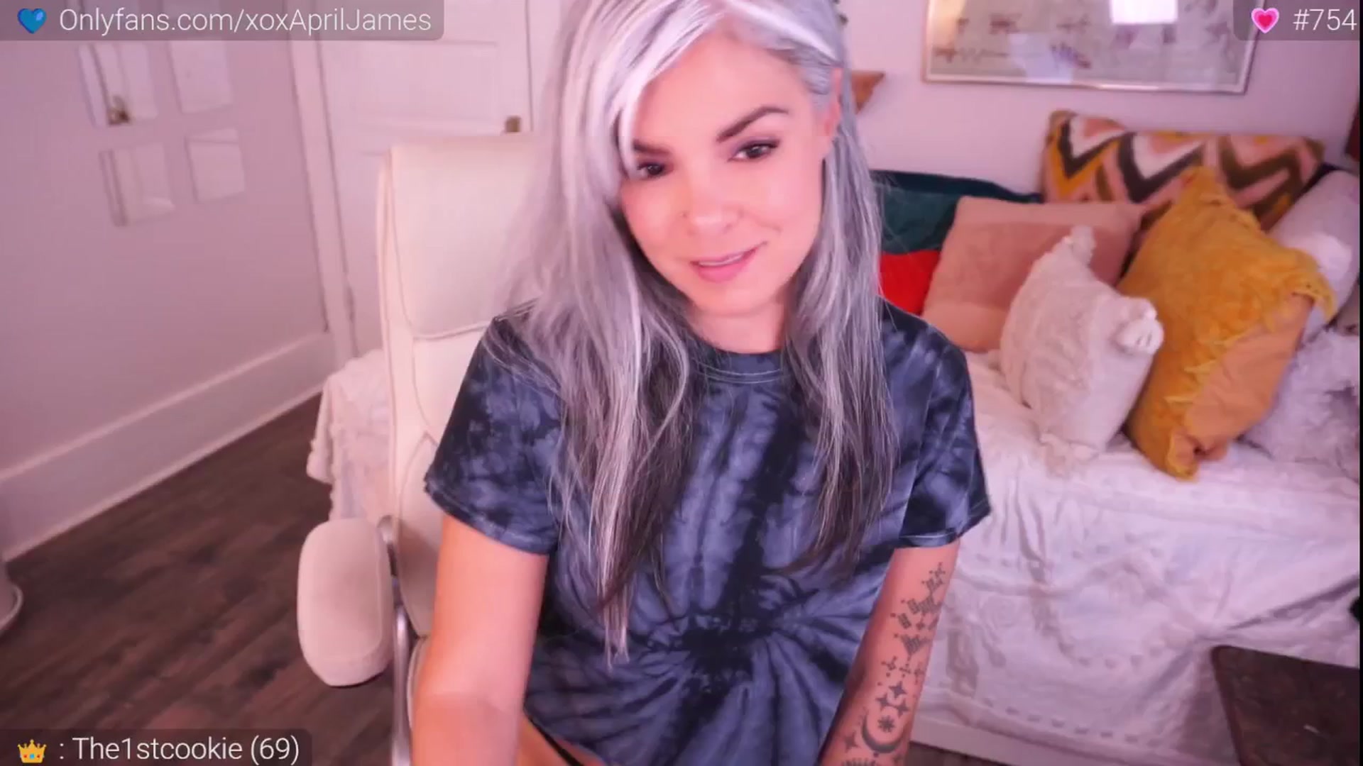 Gallery image thumbnail from AprilJames's myfreecams stream on, 06/26/2024, 21:02 image 3 of 20