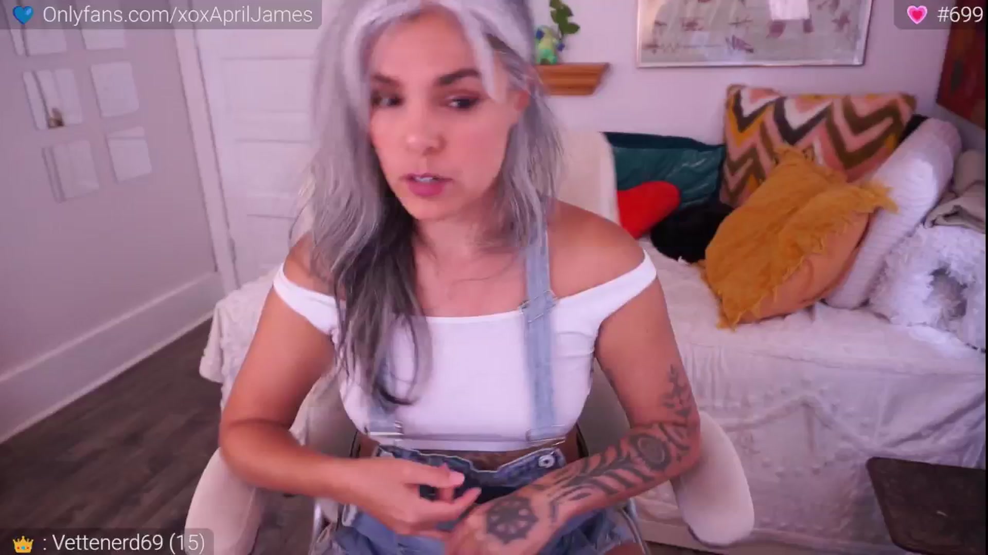 Gallery image thumbnail from AprilJames's myfreecams stream on, 06/27/2024, 23:05 image 7 of 20