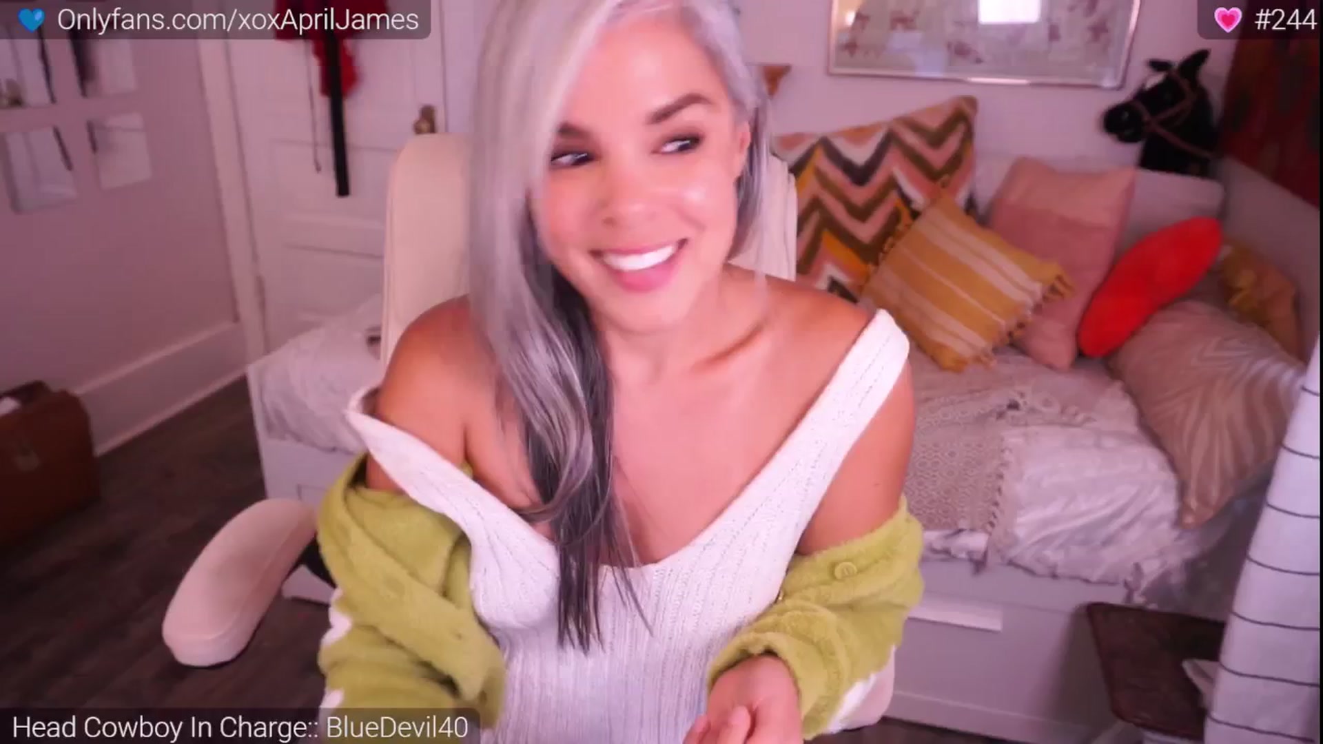 Gallery image thumbnail from AprilJames's myfreecams stream on, 08/21/2024, 23:25 image 19 of 20
