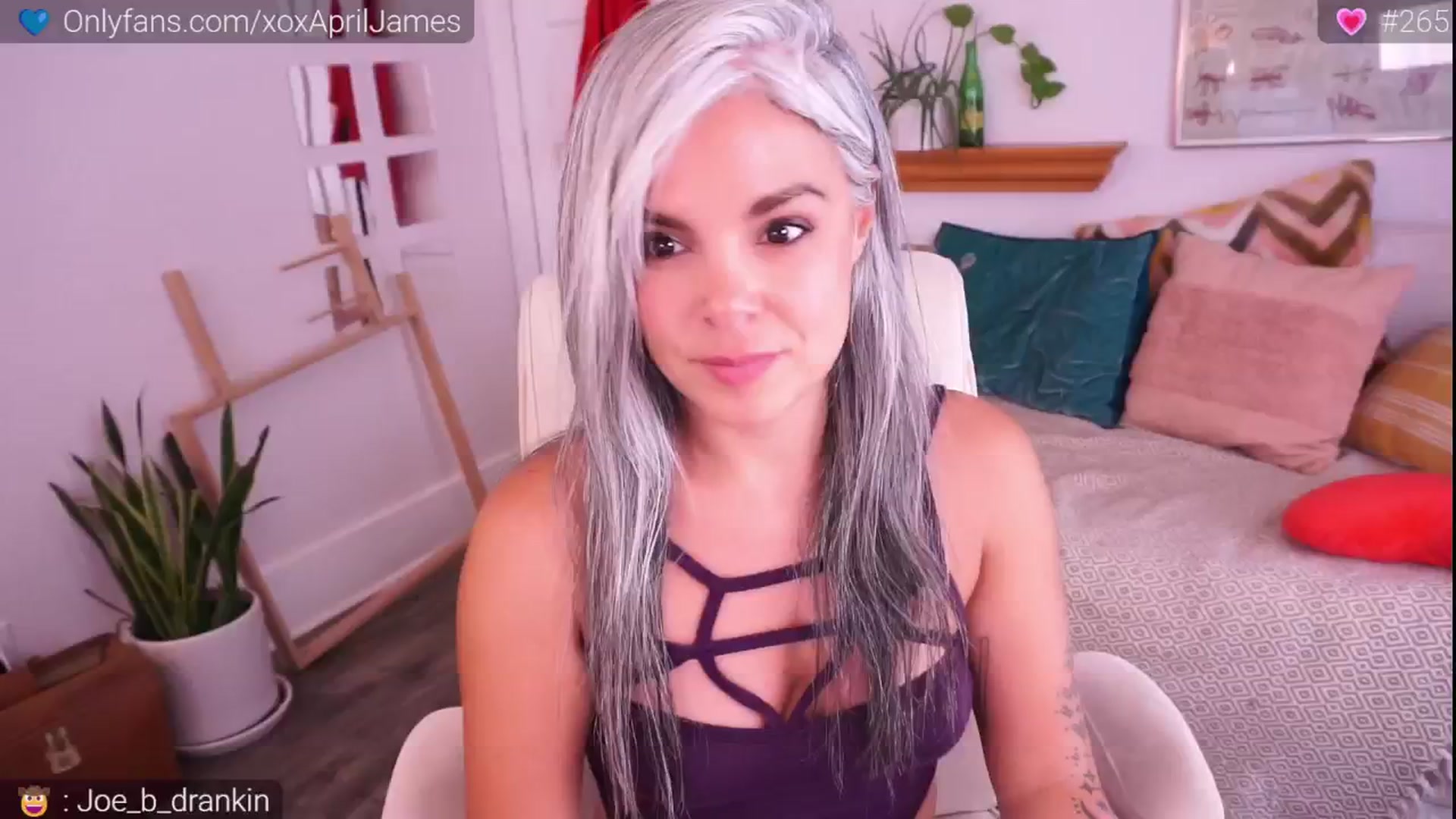 Gallery image thumbnail from AprilJames's myfreecams stream on, 08/24/2024, 21:17 image 9 of 20