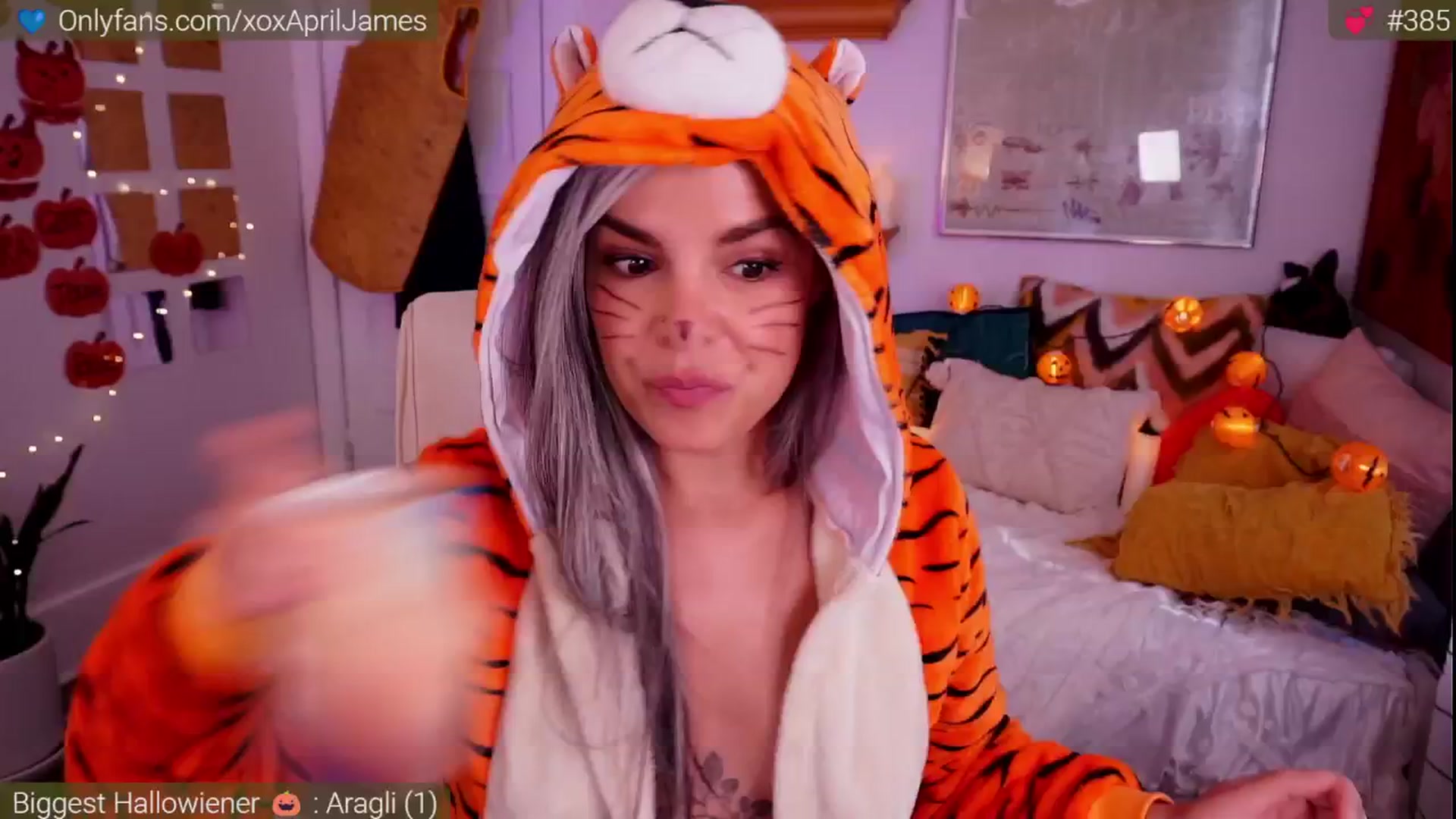 Gallery image thumbnail from AprilJames's myfreecams stream on, 10/12/2024, 22:39 image 1 of 20