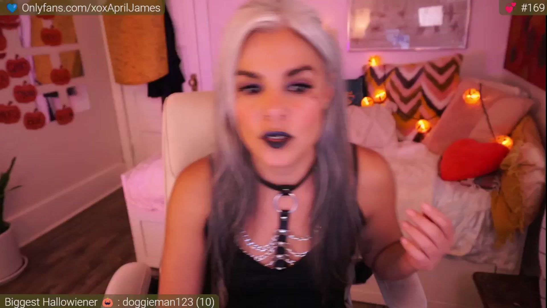 Gallery image thumbnail from AprilJames's myfreecams stream on, 10/31/2024, 24:07 image 6 of 20