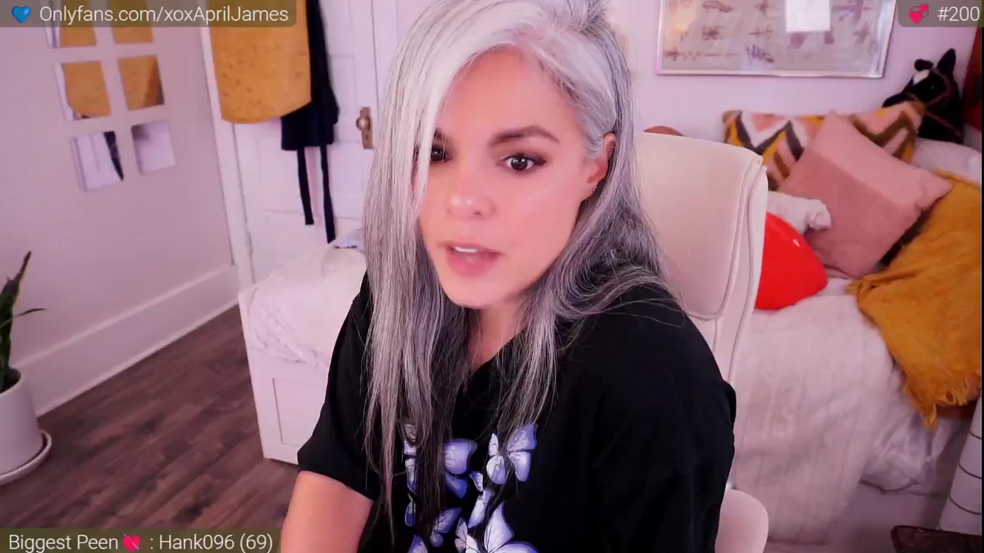 Gallery image thumbnail from AprilJames's myfreecams stream on, 11/16/2024, 22:43 image 6 of 20