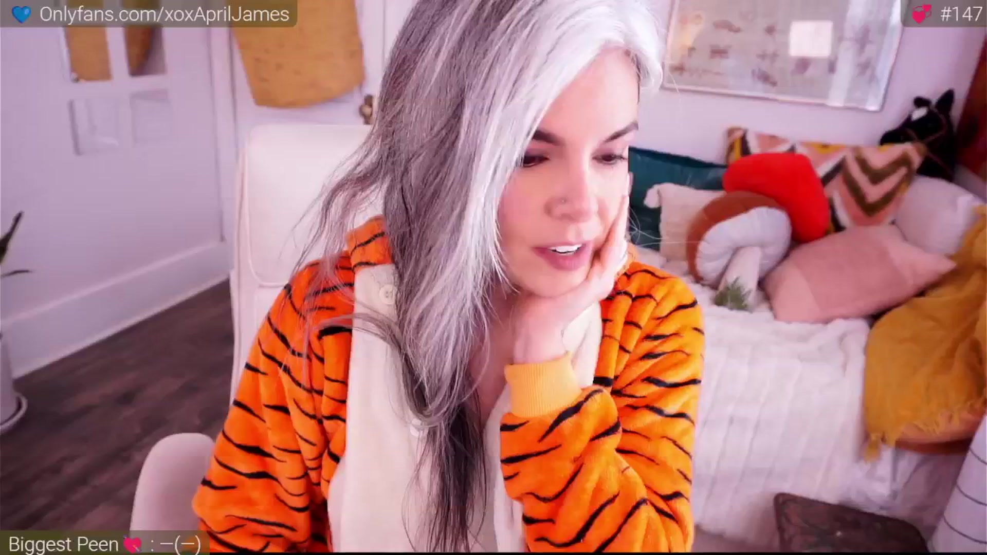 Gallery image thumbnail from AprilJames's myfreecams stream on, 11/24/2024, 22:24 image 1 of 20