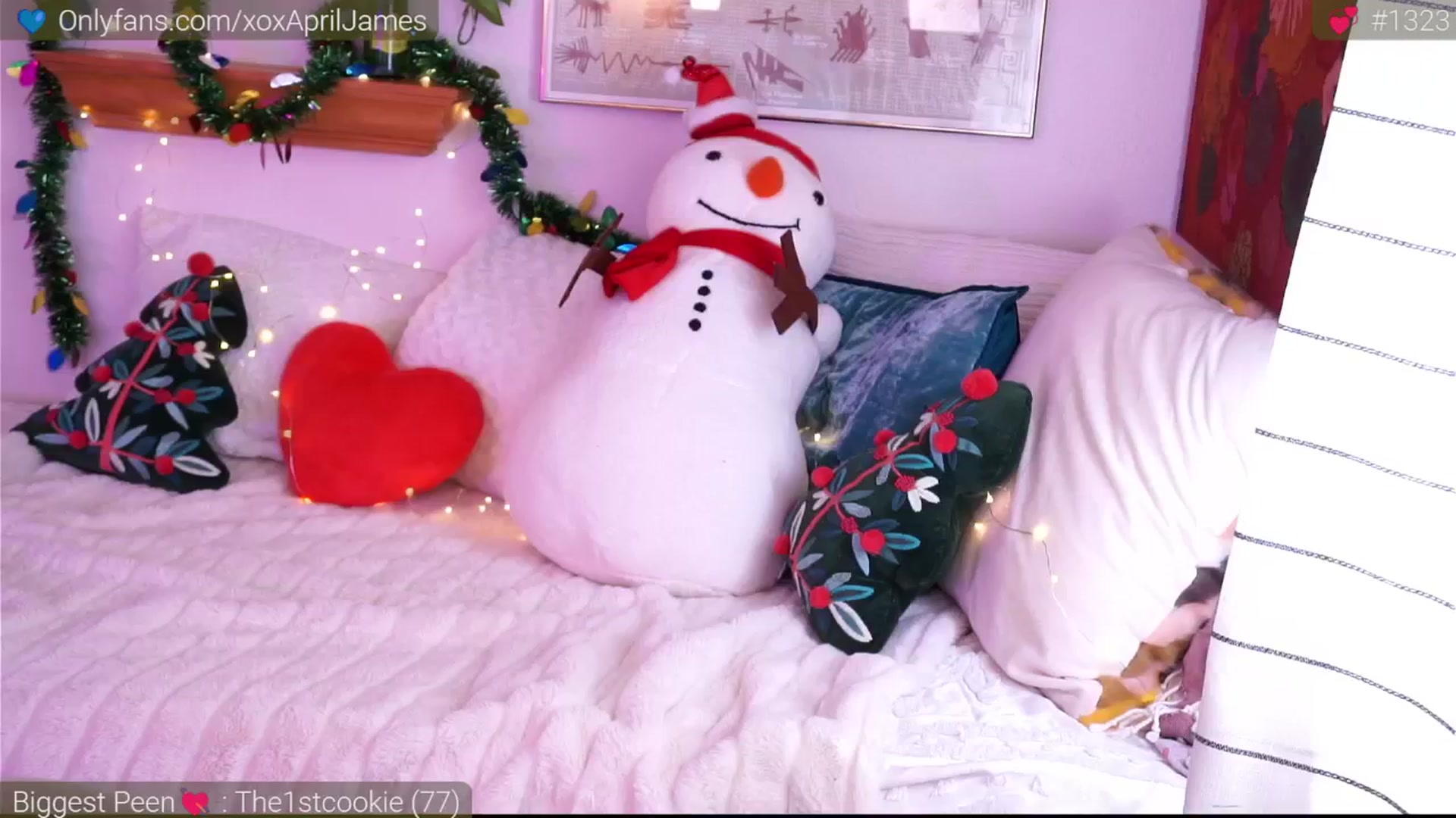 Gallery image thumbnail from AprilJames's myfreecams stream on, 12/01/2024, 20:31 image 14 of 20