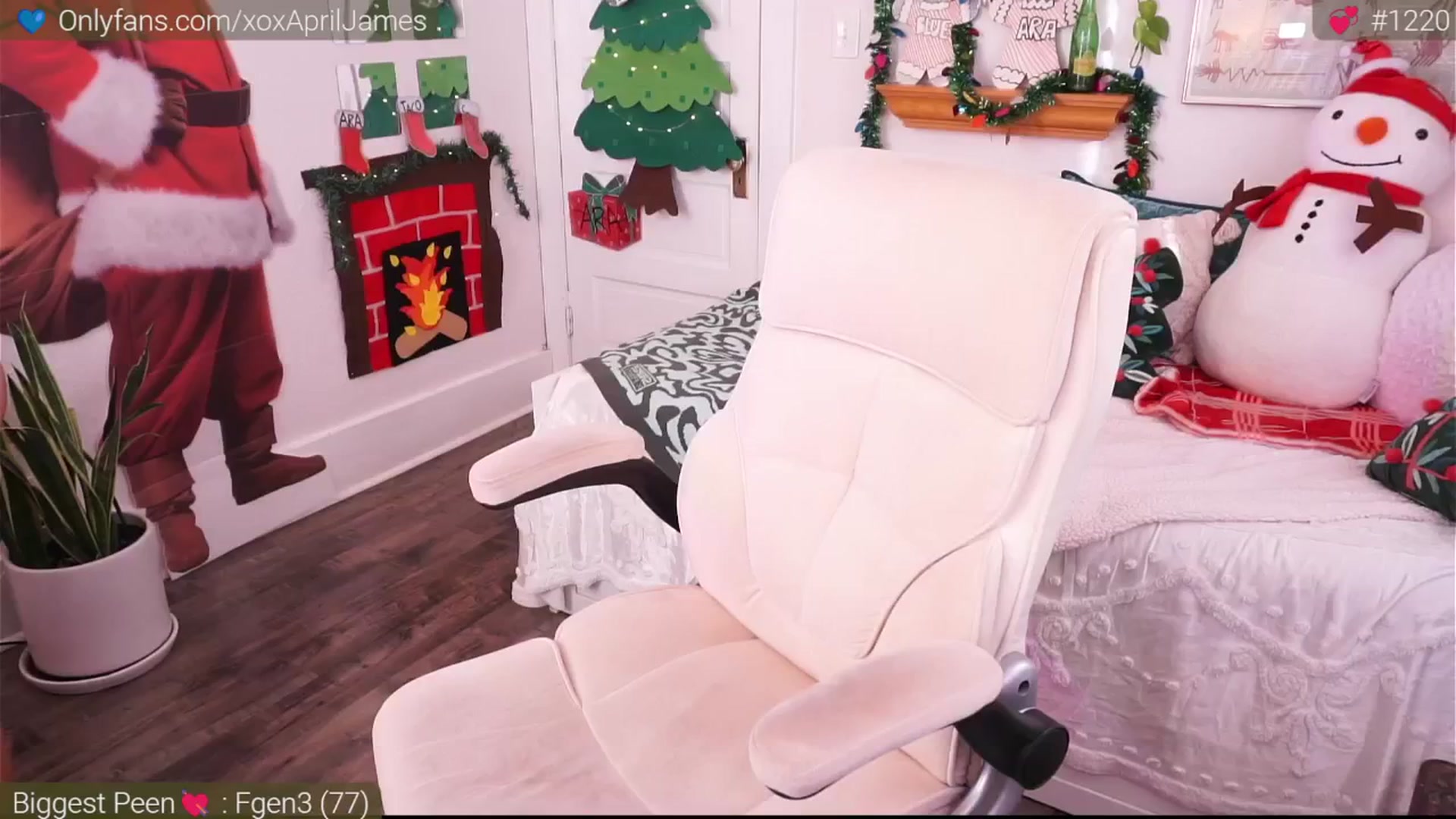 Gallery image thumbnail from AprilJames's myfreecams stream on, 12/05/2024, 22:27 image 11 of 20
