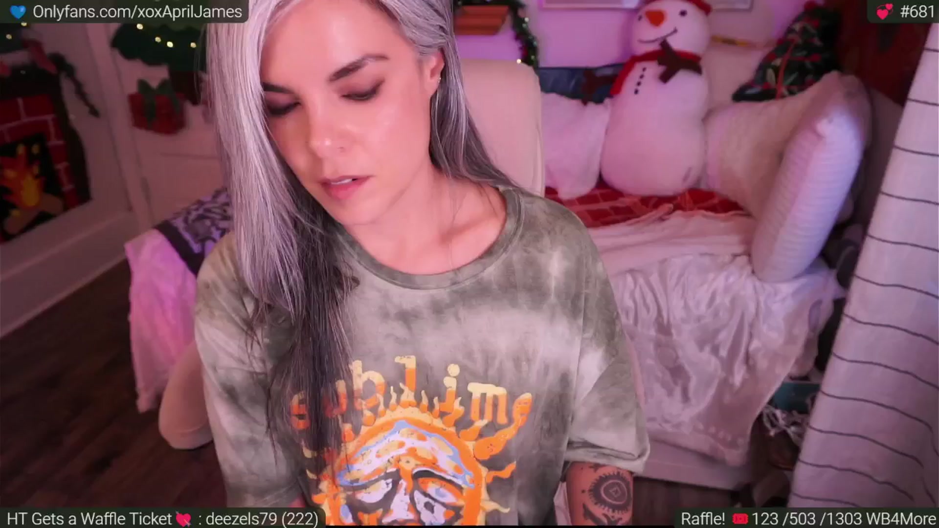 Gallery image thumbnail from AprilJames's myfreecams stream on, 12/15/2024, 02:41 image 2 of 20