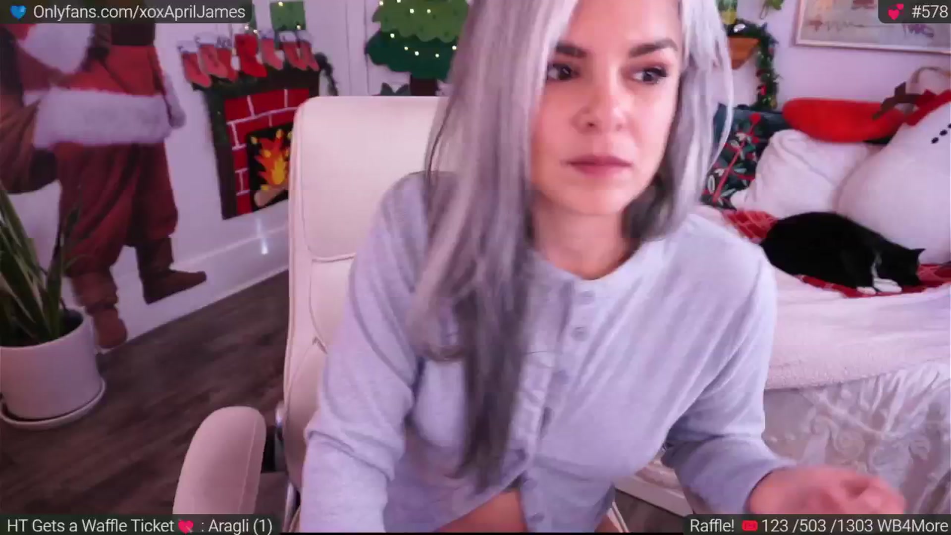 Gallery image thumbnail from AprilJames's myfreecams stream on, 12/15/2024, 20:30 image 1 of 20