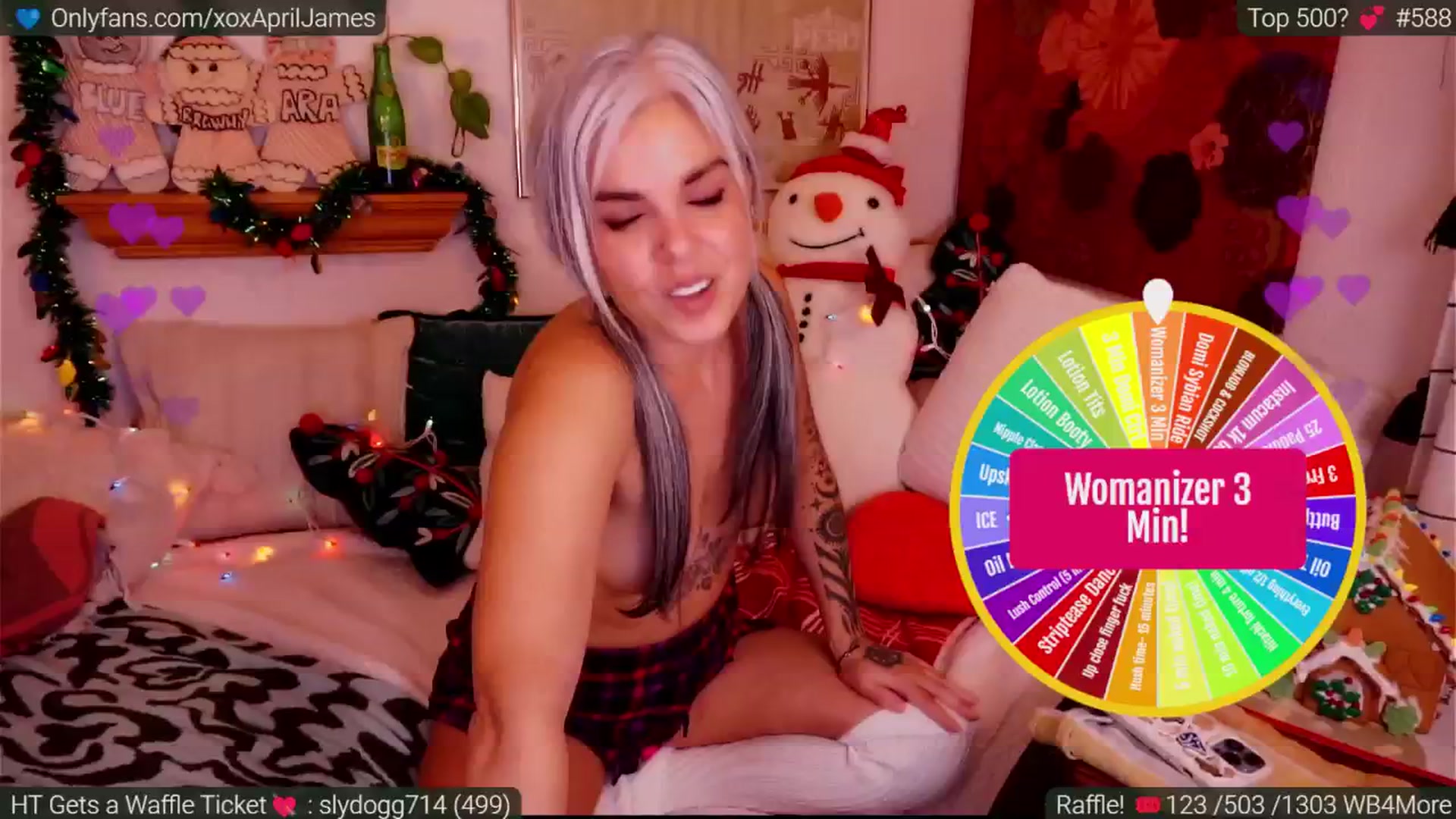 Gallery image thumbnail from AprilJames's myfreecams stream on, 12/25/2024, 24:02 image 12 of 20