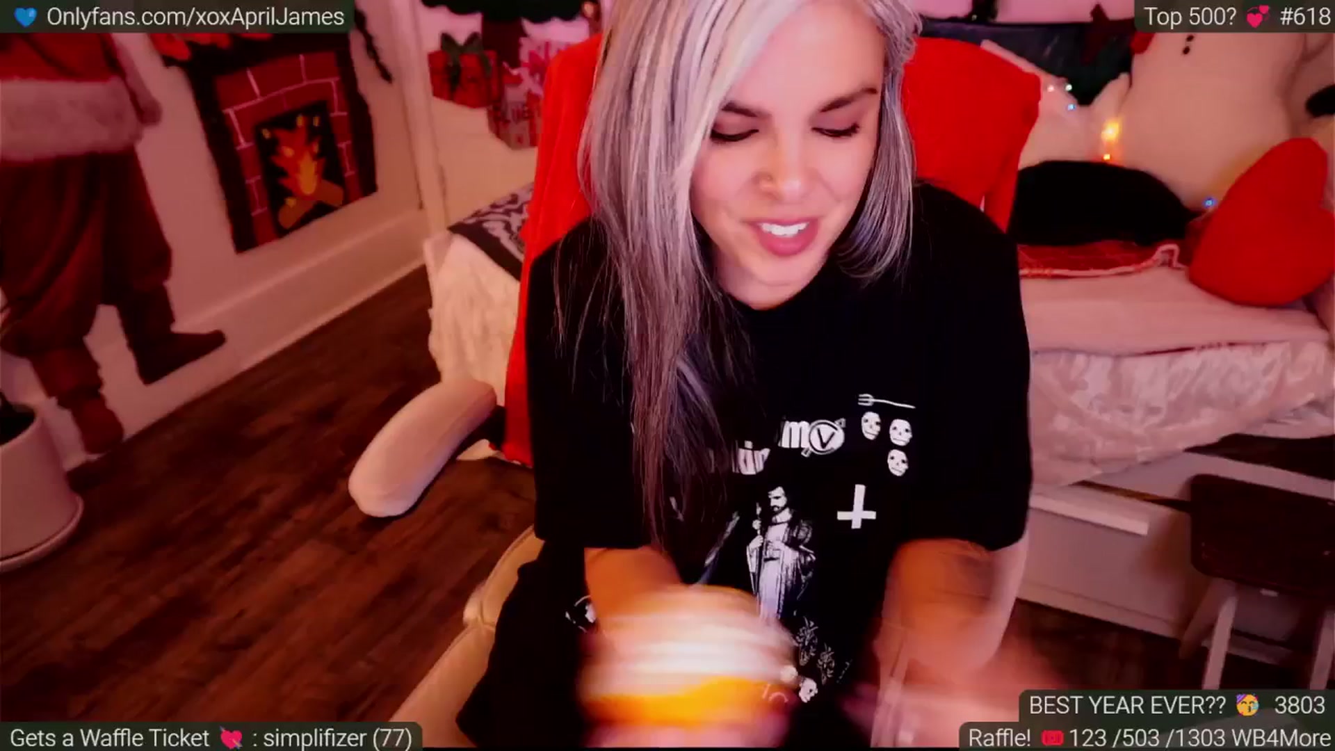 Gallery image thumbnail from AprilJames's myfreecams stream on, 12/30/2024, 01:34 image 12 of 20