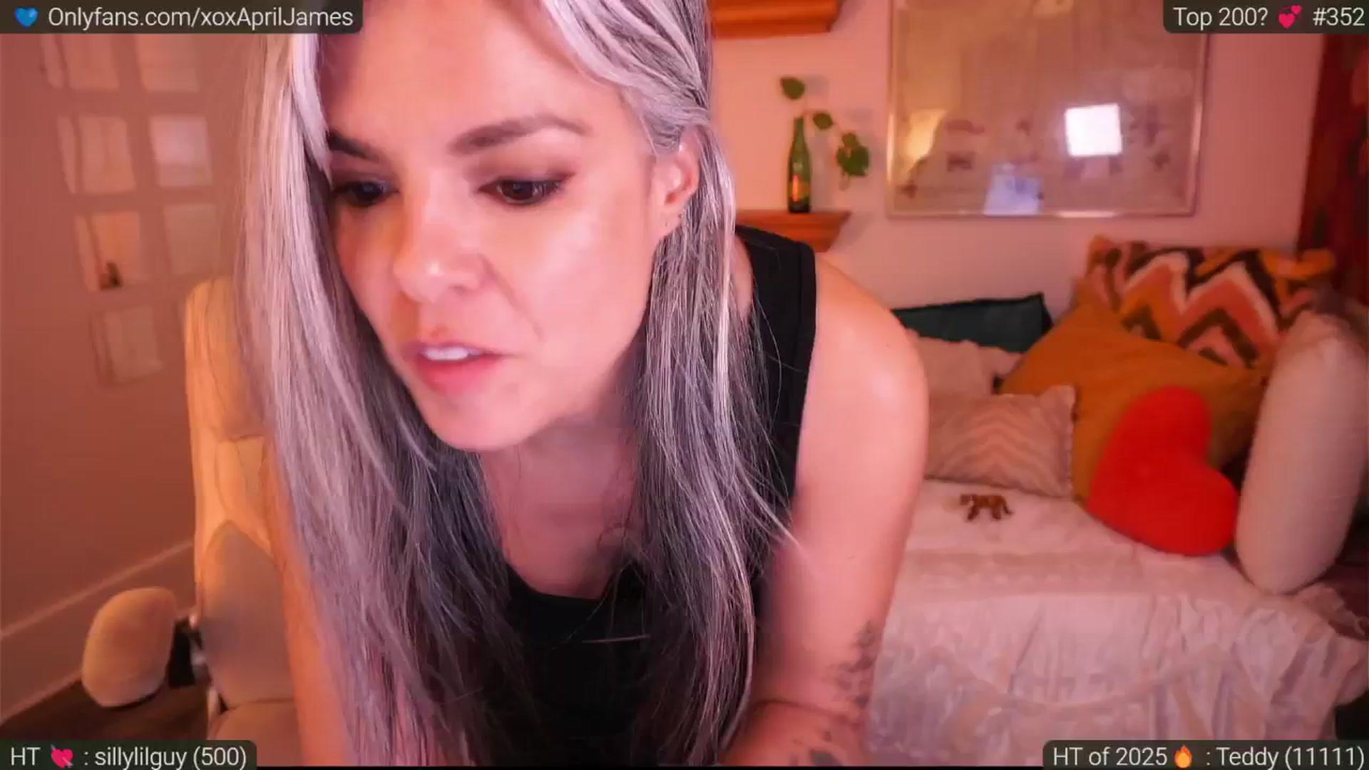 Gallery image thumbnail from AprilJames's myfreecams stream on, 01/08/2025, 02:05 image 11 of 20