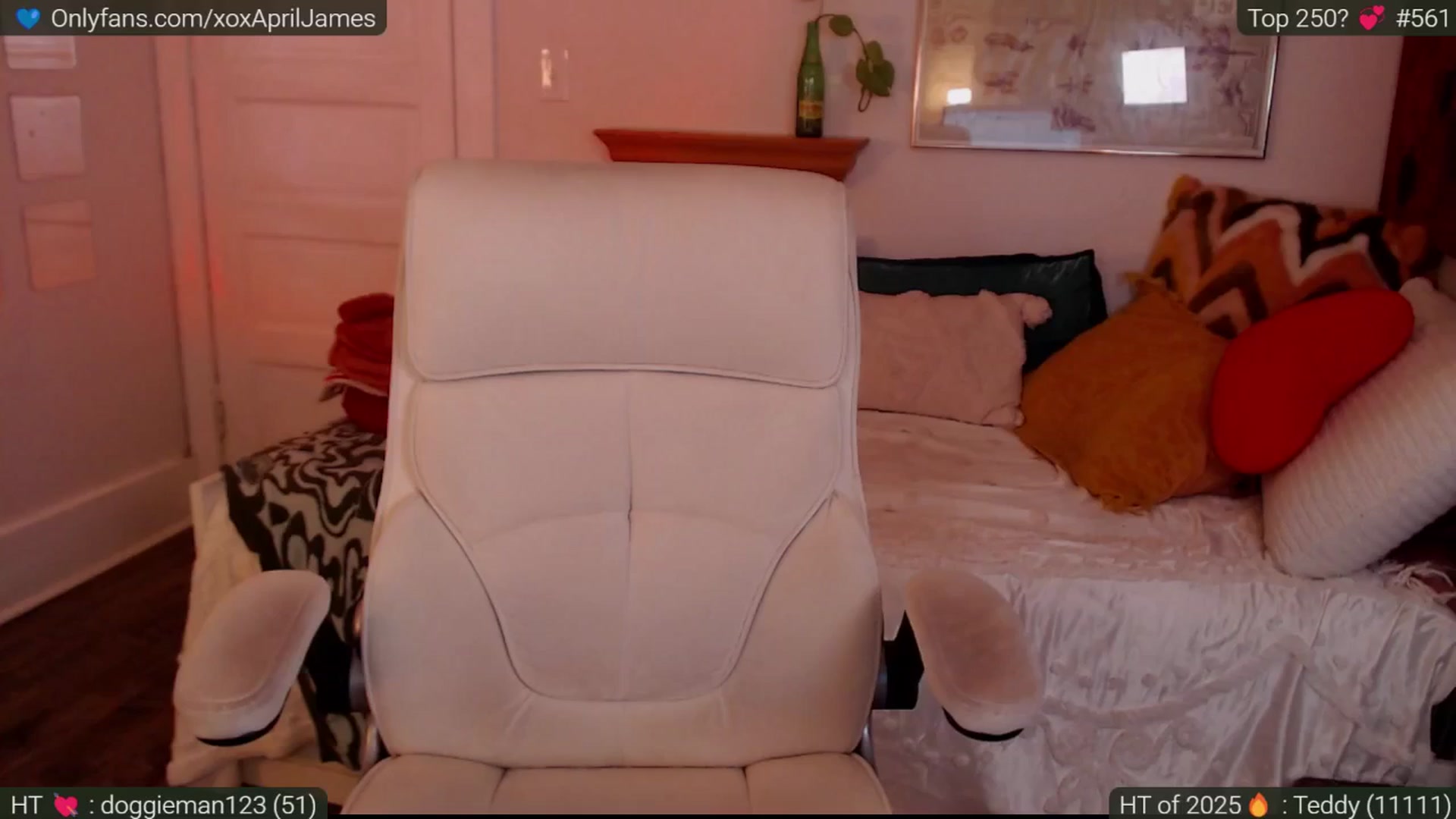 Gallery image thumbnail from AprilJames's myfreecams stream on, 01/17/2025, 01:04 image 3 of 20