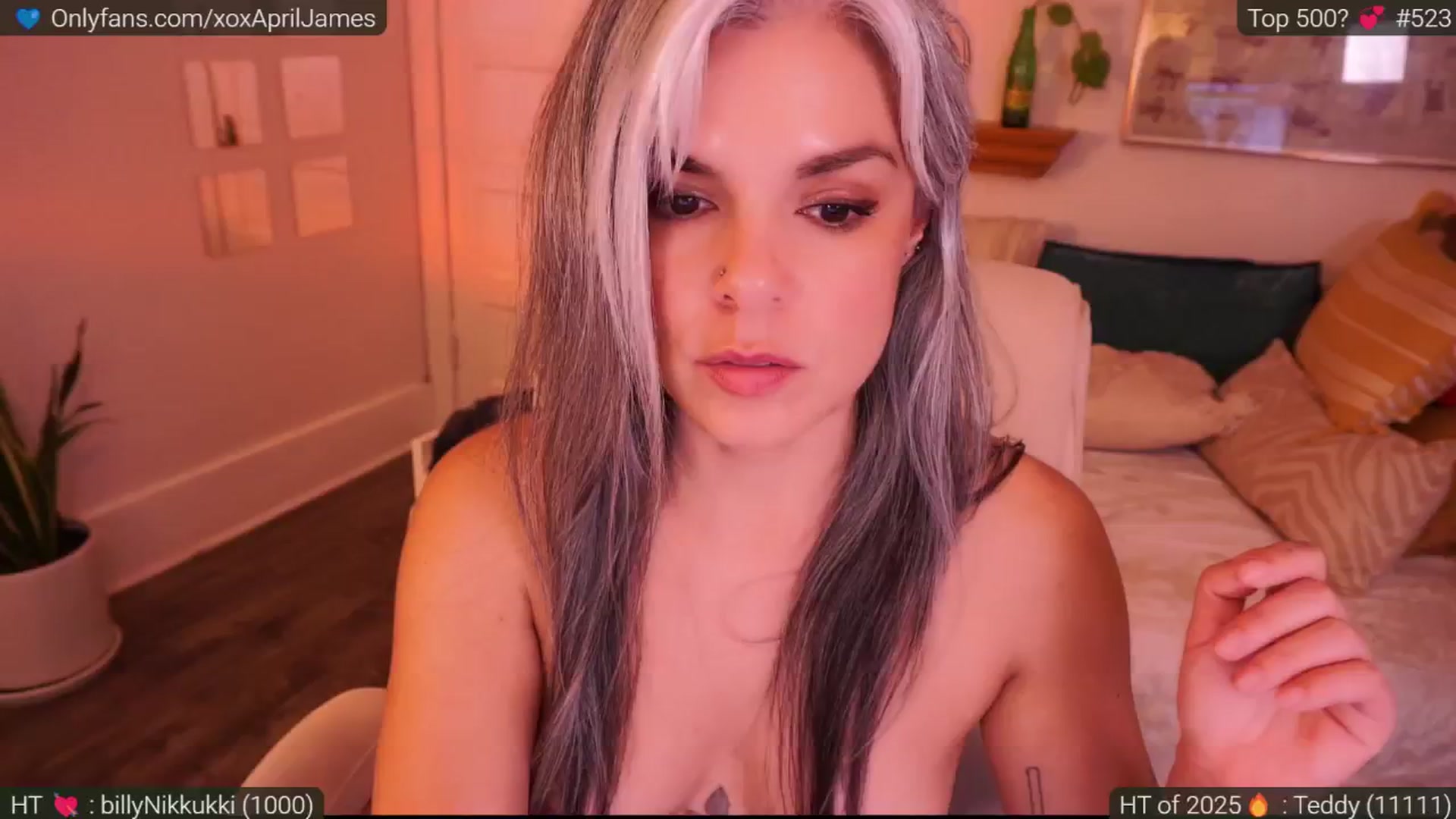 Gallery image thumbnail from AprilJames's myfreecams stream on, 01/19/2025, 24:33 image 9 of 20