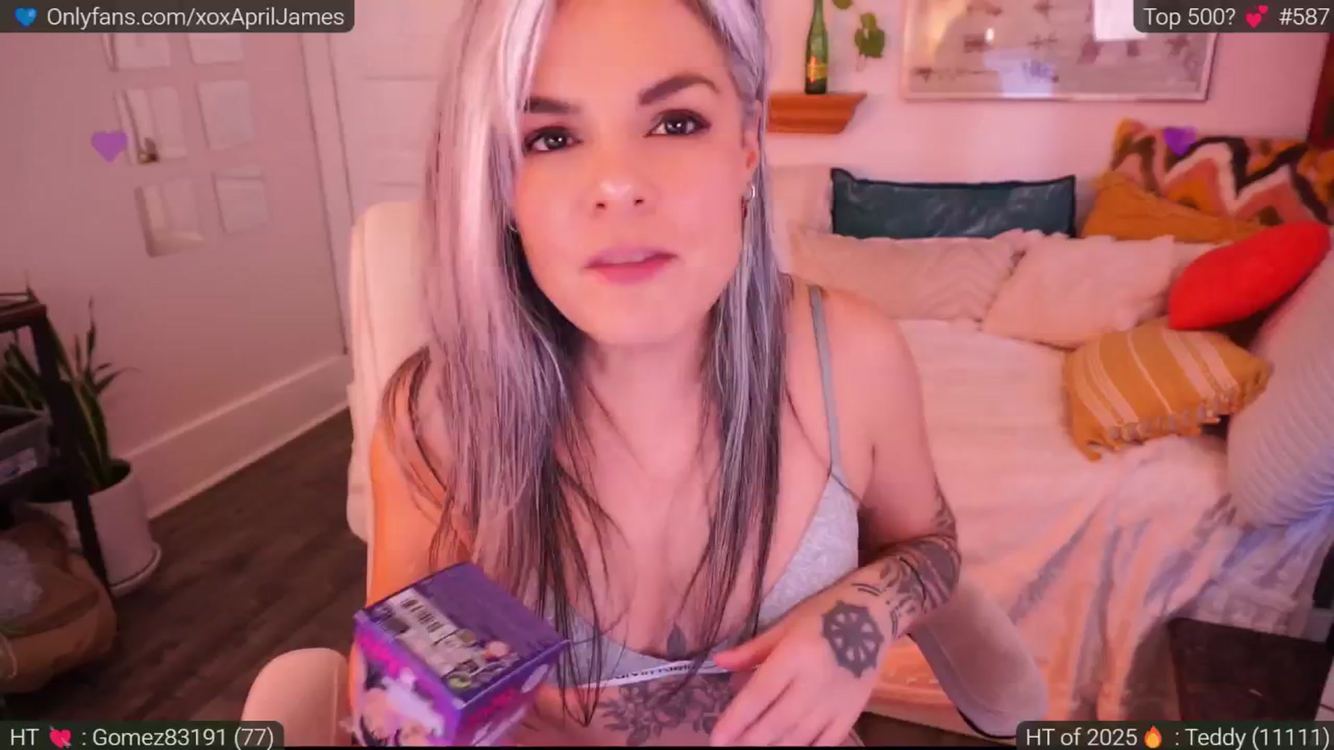 Gallery image thumbnail from AprilJames's myfreecams stream on, 01/28/2025, 01:00 image 6 of 20