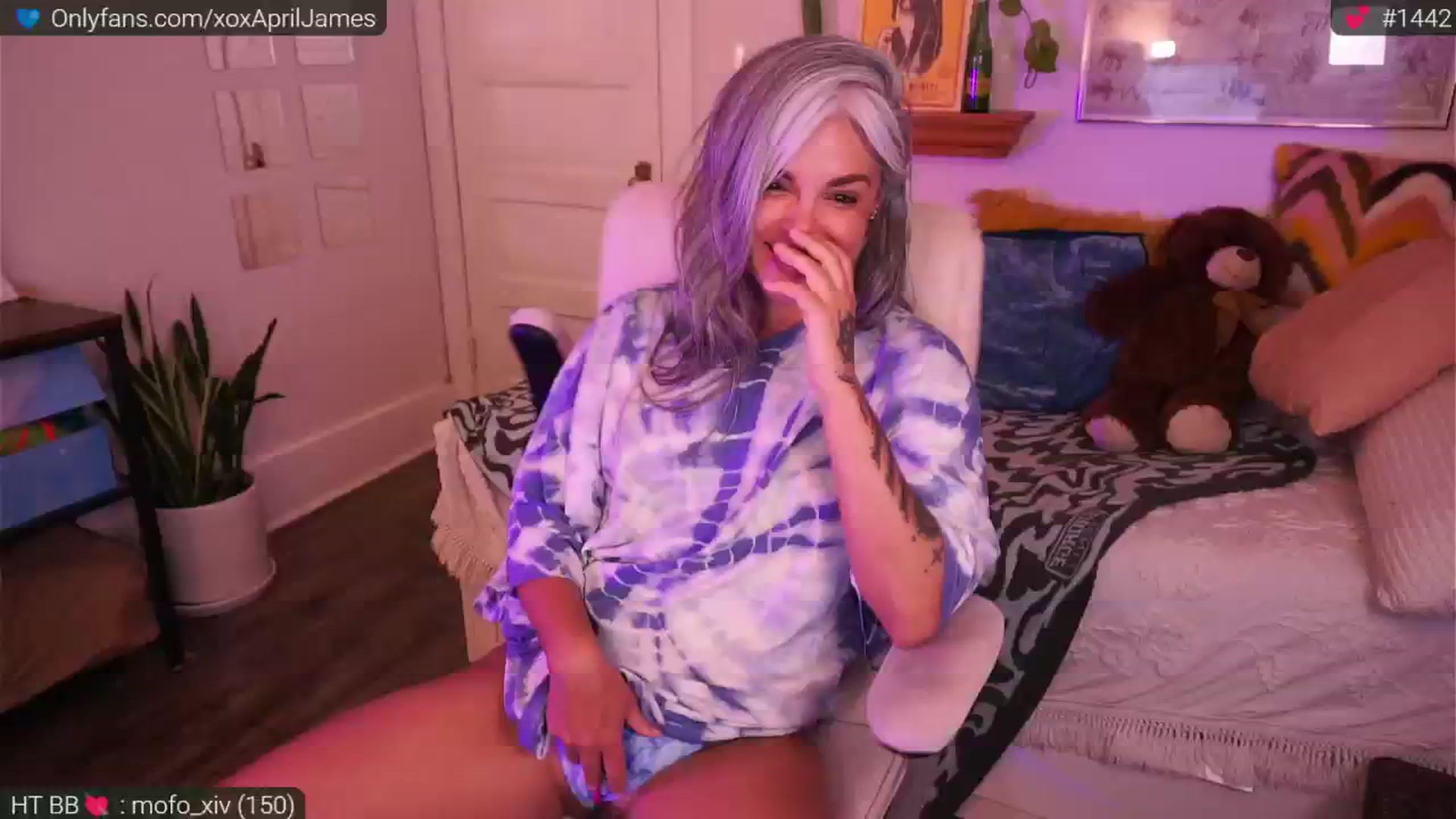 Gallery image thumbnail from AprilJames's myfreecams stream on, 03/06/2025, 01:31 image 15 of 20