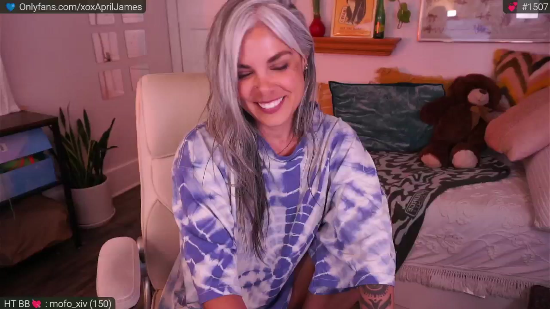 Gallery image thumbnail from AprilJames's myfreecams stream on, 03/06/2025, 01:31 image 5 of 20