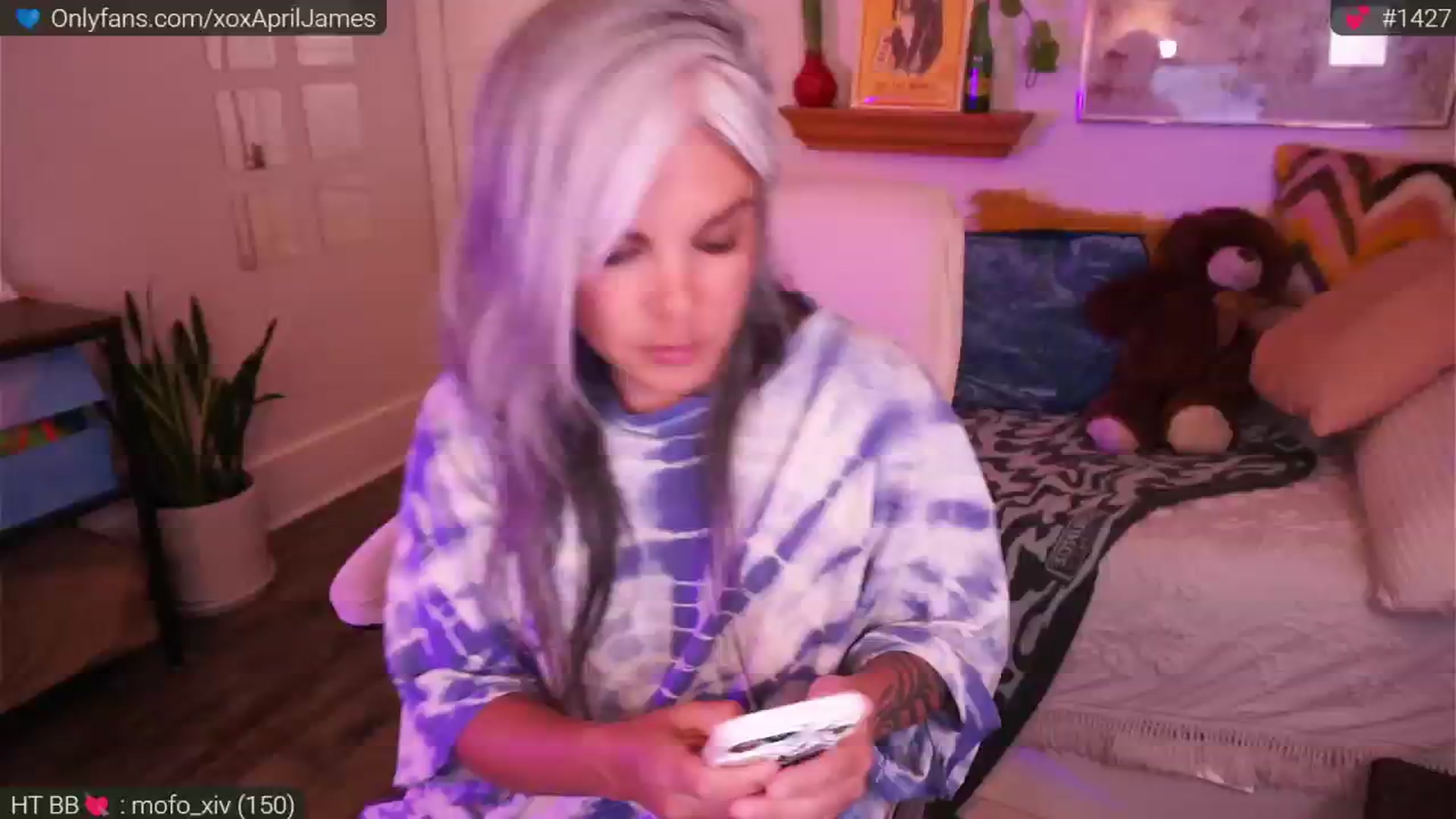 Gallery image thumbnail from AprilJames's myfreecams stream on, 03/06/2025, 01:31 image 16 of 20