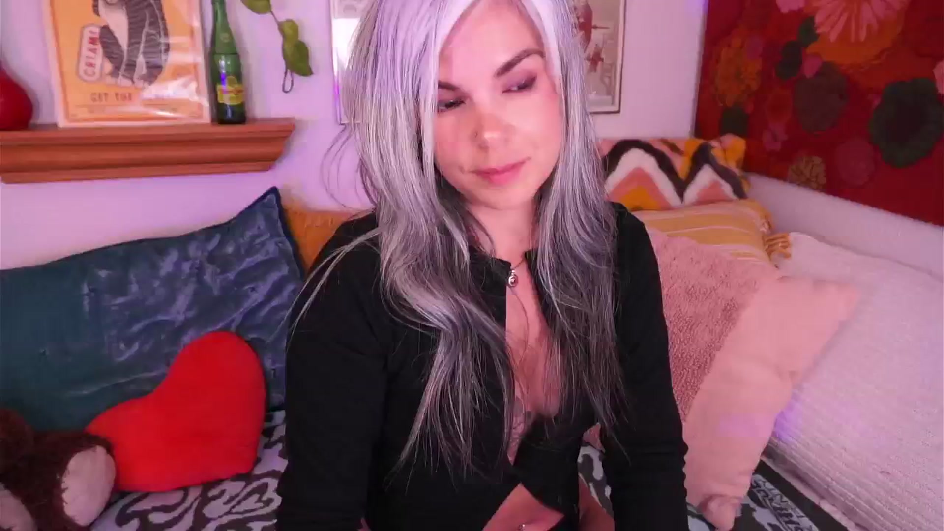 Gallery image thumbnail from AprilJames's myfreecams stream on, 03/09/2025, 24:24 image 18 of 20