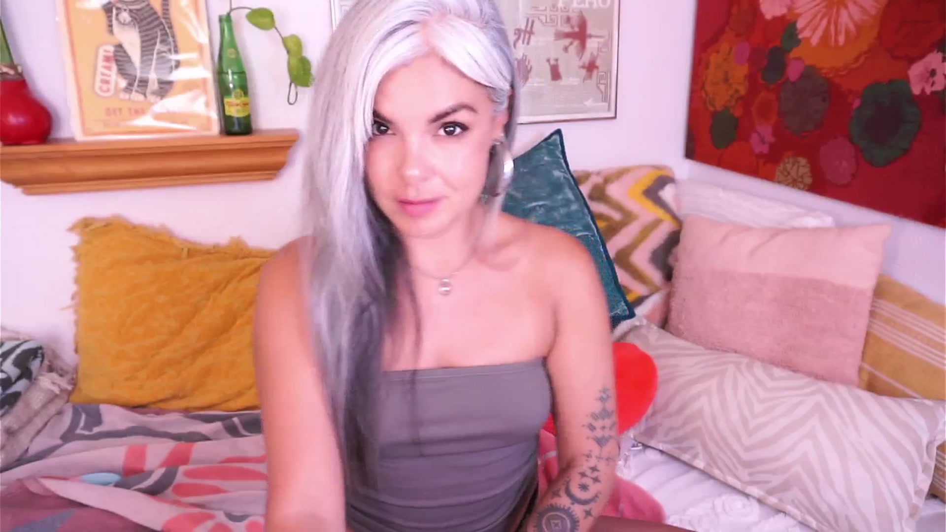 Gallery image thumbnail from AprilJames's myfreecams stream on, 04/09/2025, 24:08 image 20 of 20