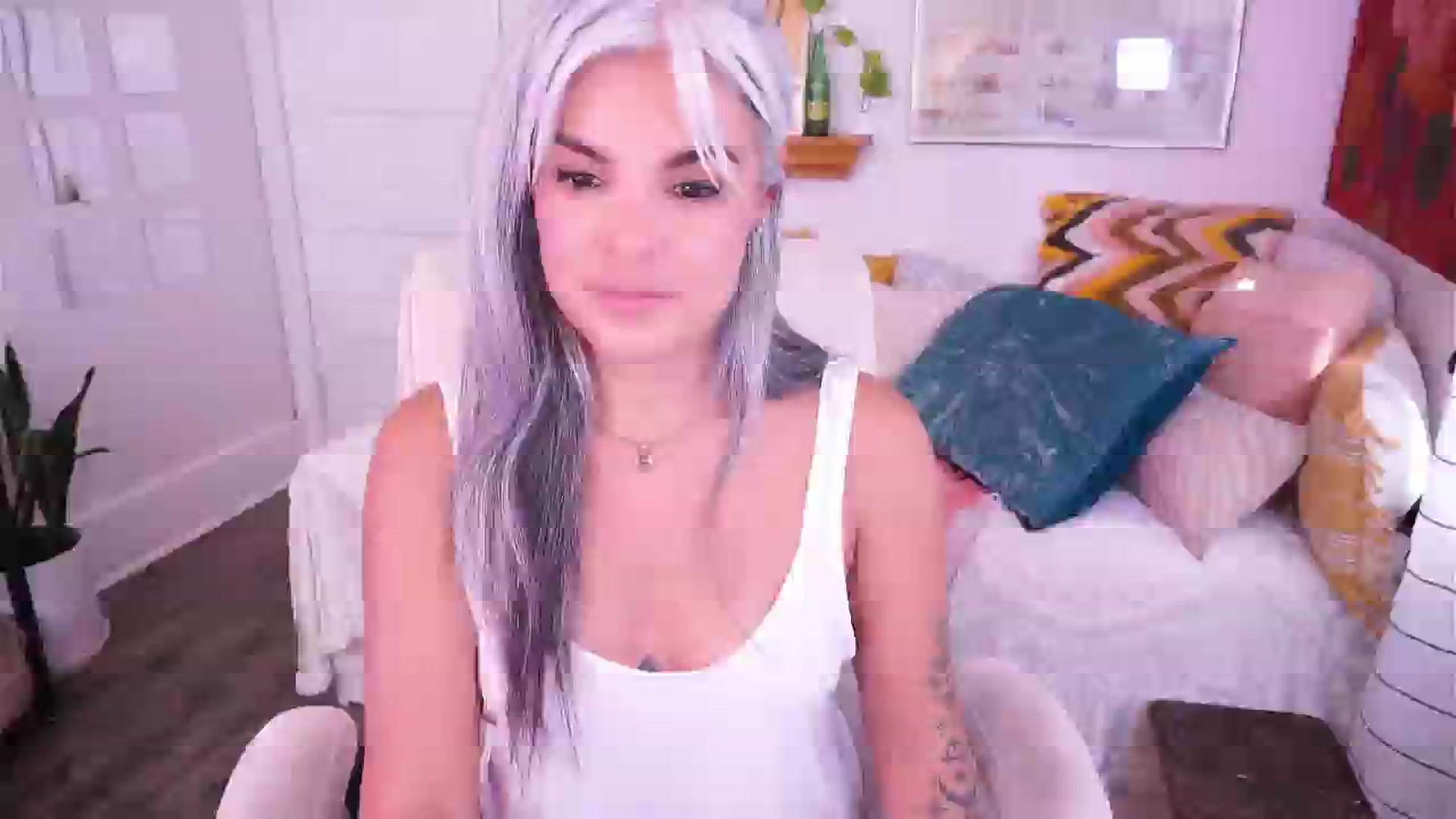 Gallery image thumbnail from AprilJames's myfreecams stream on, 04/09/2025, 22:55 image 17 of 20