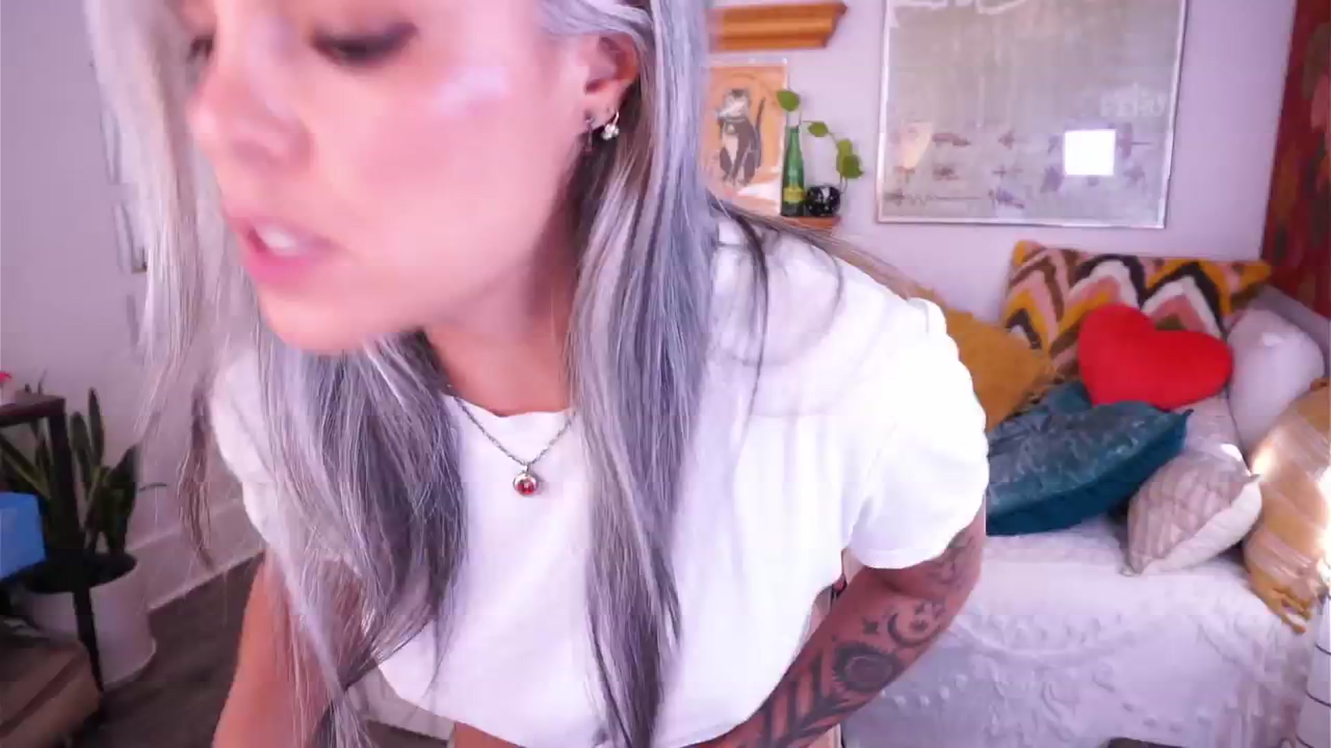 Gallery image thumbnail from AprilJames's myfreecams stream on, 04/15/2025, 22:36 image 6 of 20