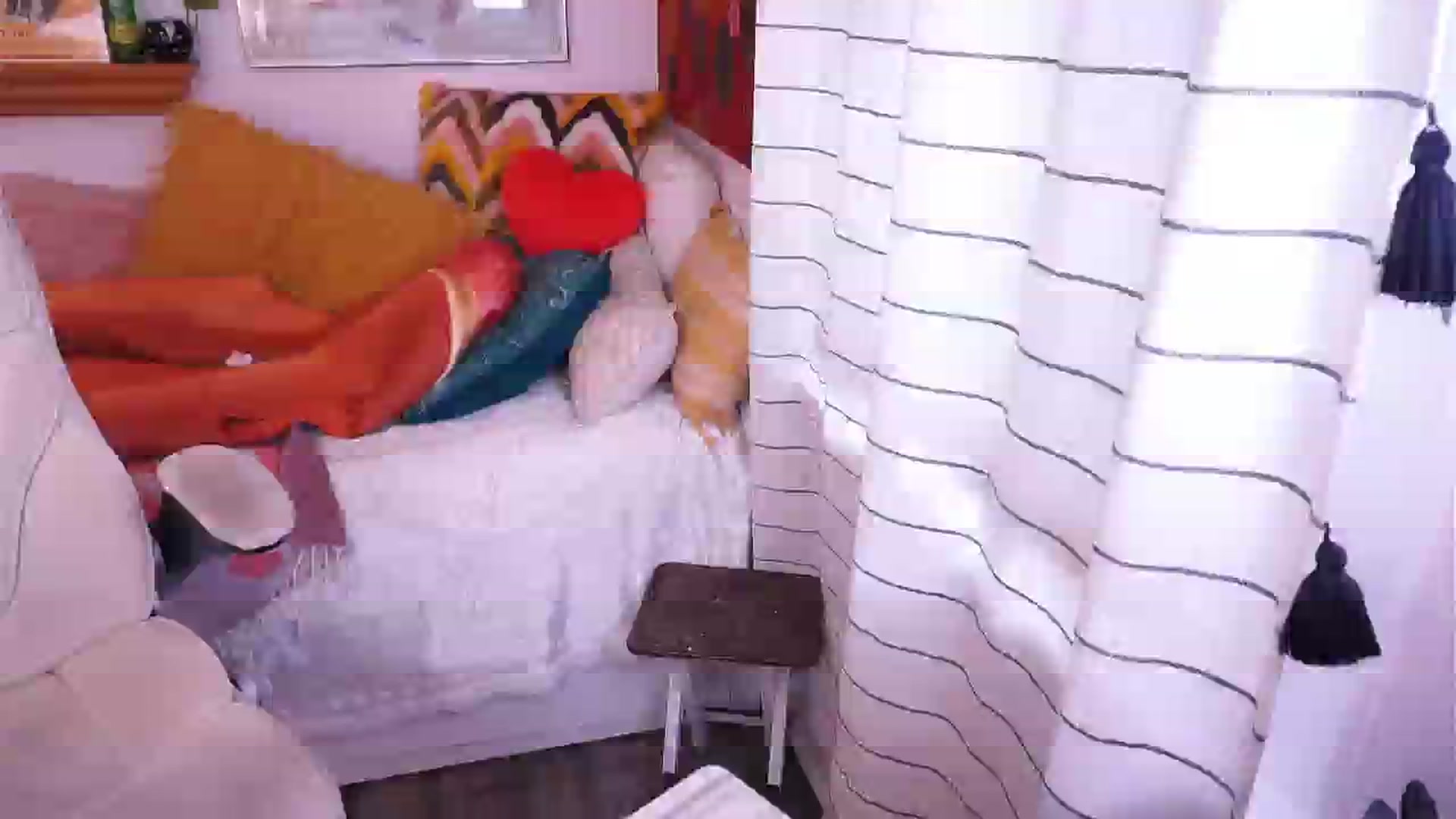 Gallery image thumbnail from AprilJames's myfreecams stream on, 04/16/2025, 24:29 image 11 of 20