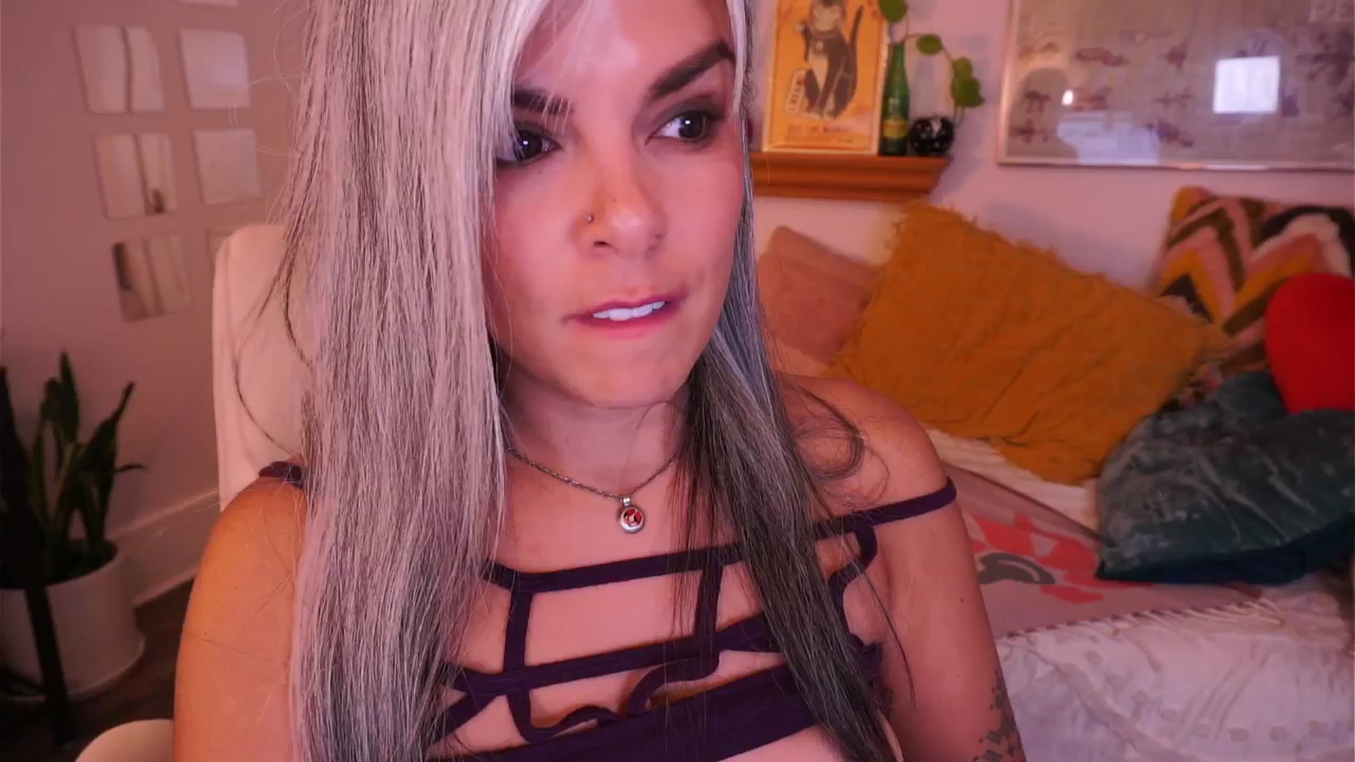 Gallery image thumbnail from AprilJames's myfreecams stream on, 04/17/2025, 02:49 image 2 of 20