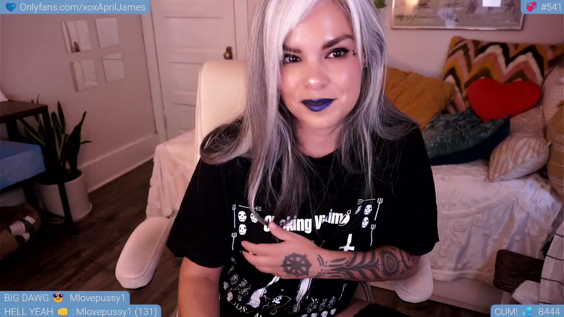 Gallery image thumbnail from AprilJames's myfreecams stream on, 04/21/2025, 03:23 image 9 of 20