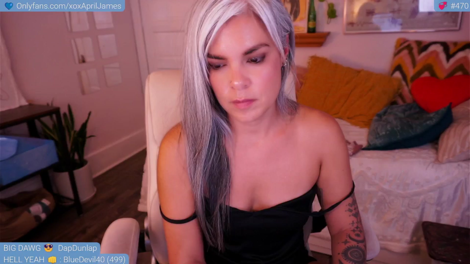 Gallery image thumbnail from AprilJames's myfreecams stream on, 04/22/2025, 02:16 image 9 of 20