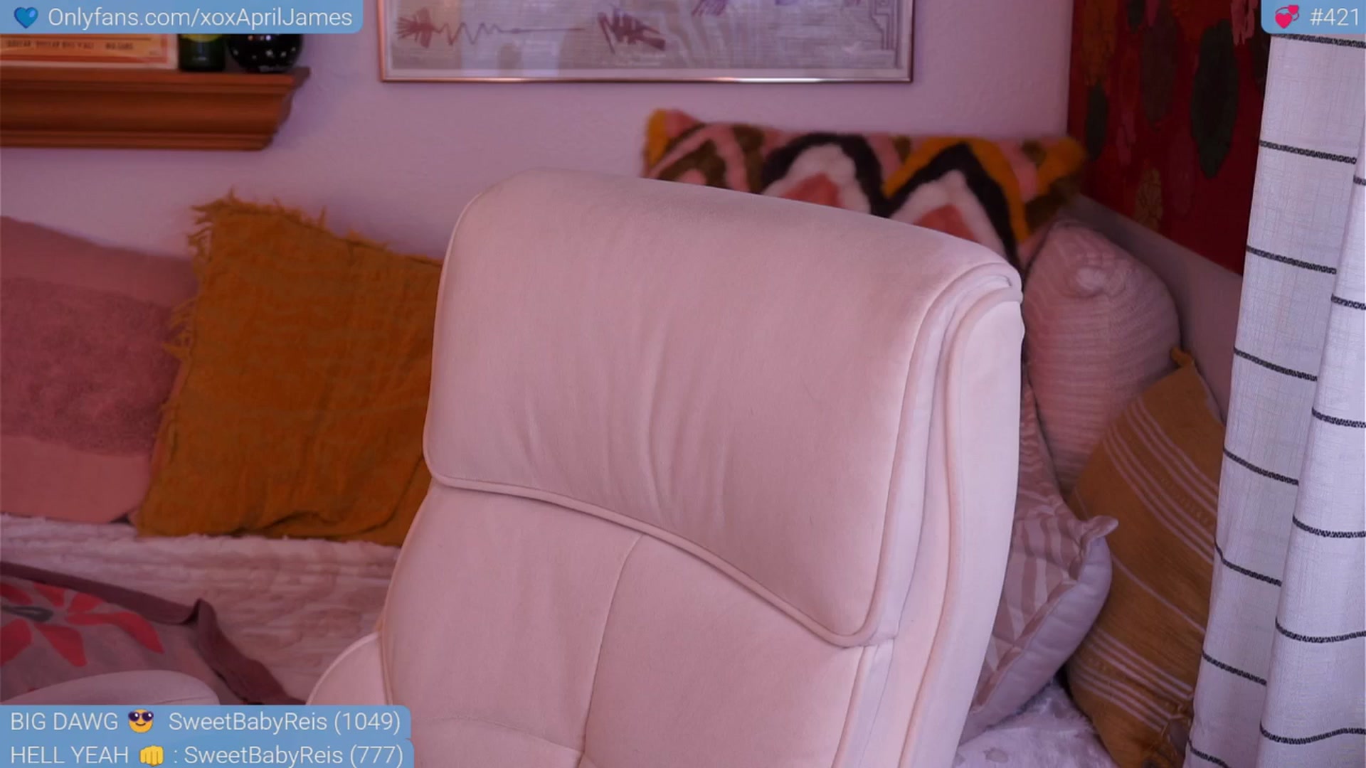 Gallery image thumbnail from AprilJames's myfreecams stream on, 04/25/2025, 24:33 image 6 of 20