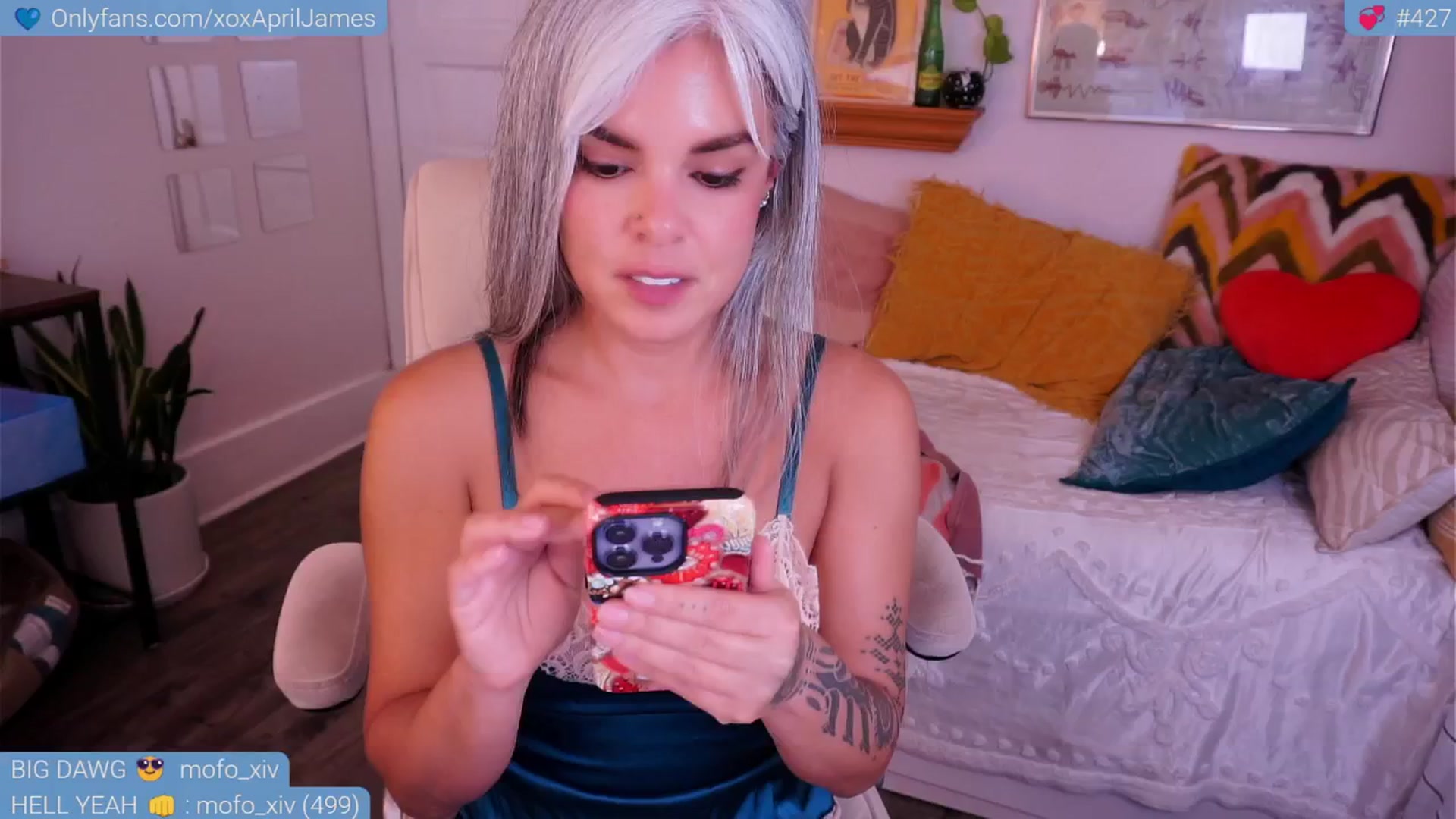 Gallery image thumbnail from AprilJames's myfreecams stream on, 04/25/2025, 24:33 image 4 of 20