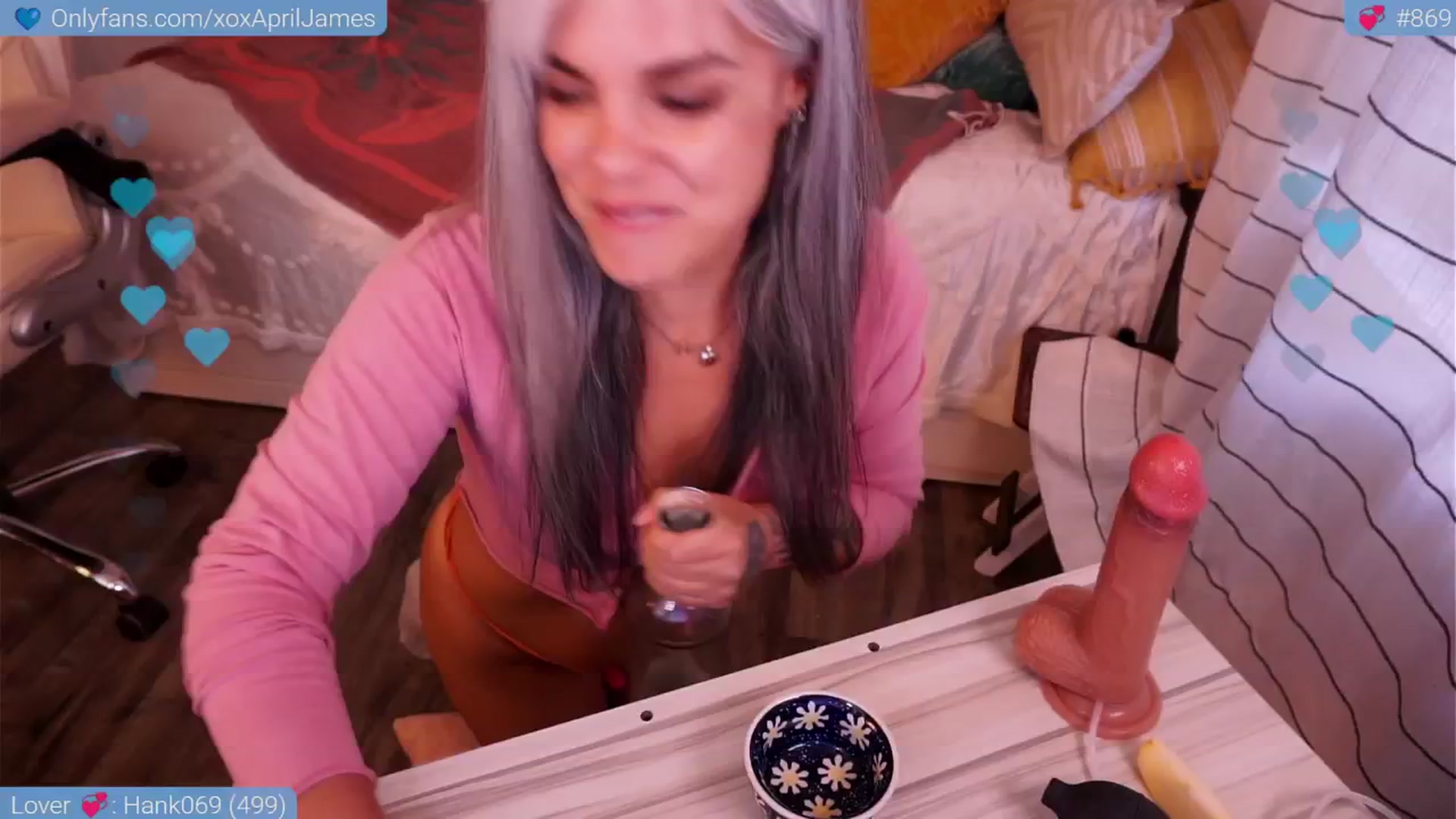 Gallery image thumbnail from AprilJames's myfreecams stream on, 05/08/2025, 24:07 image 17 of 20