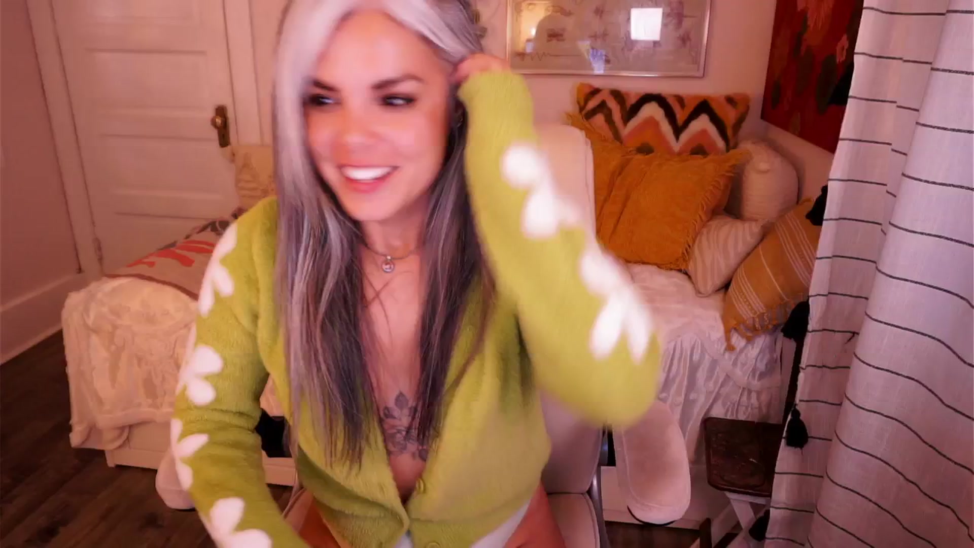 Gallery image thumbnail from AprilJames's myfreecams stream on, 05/12/2025, 03:33 image 6 of 20