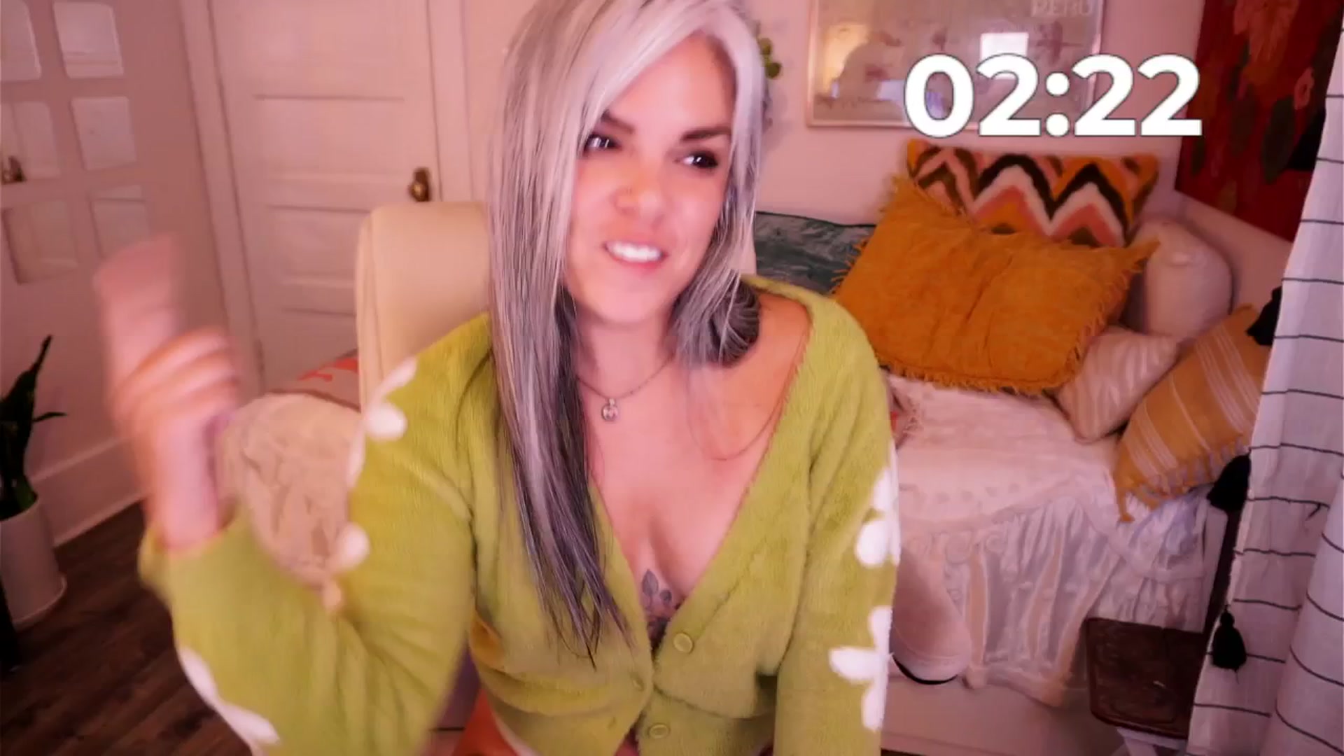 Gallery image thumbnail from AprilJames's myfreecams stream on, 05/12/2025, 03:33 image 3 of 20