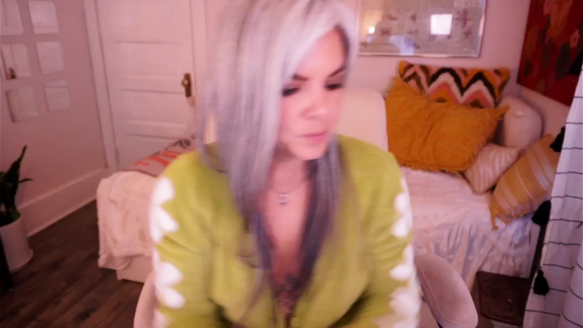 Gallery image thumbnail from AprilJames's myfreecams stream on, 05/12/2025, 03:33 image 1 of 20