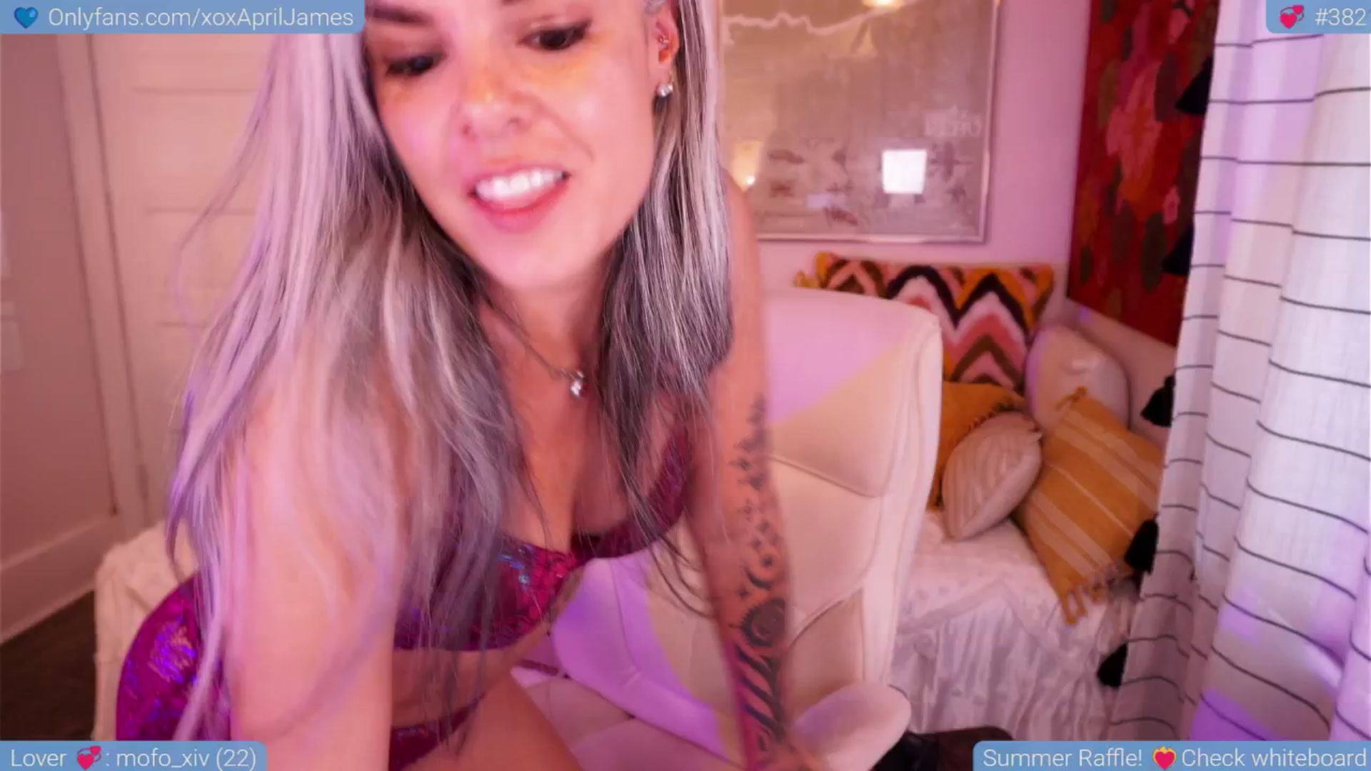 Gallery image thumbnail from AprilJames's myfreecams stream on, 05/14/2025, 22:37 image 7 of 20