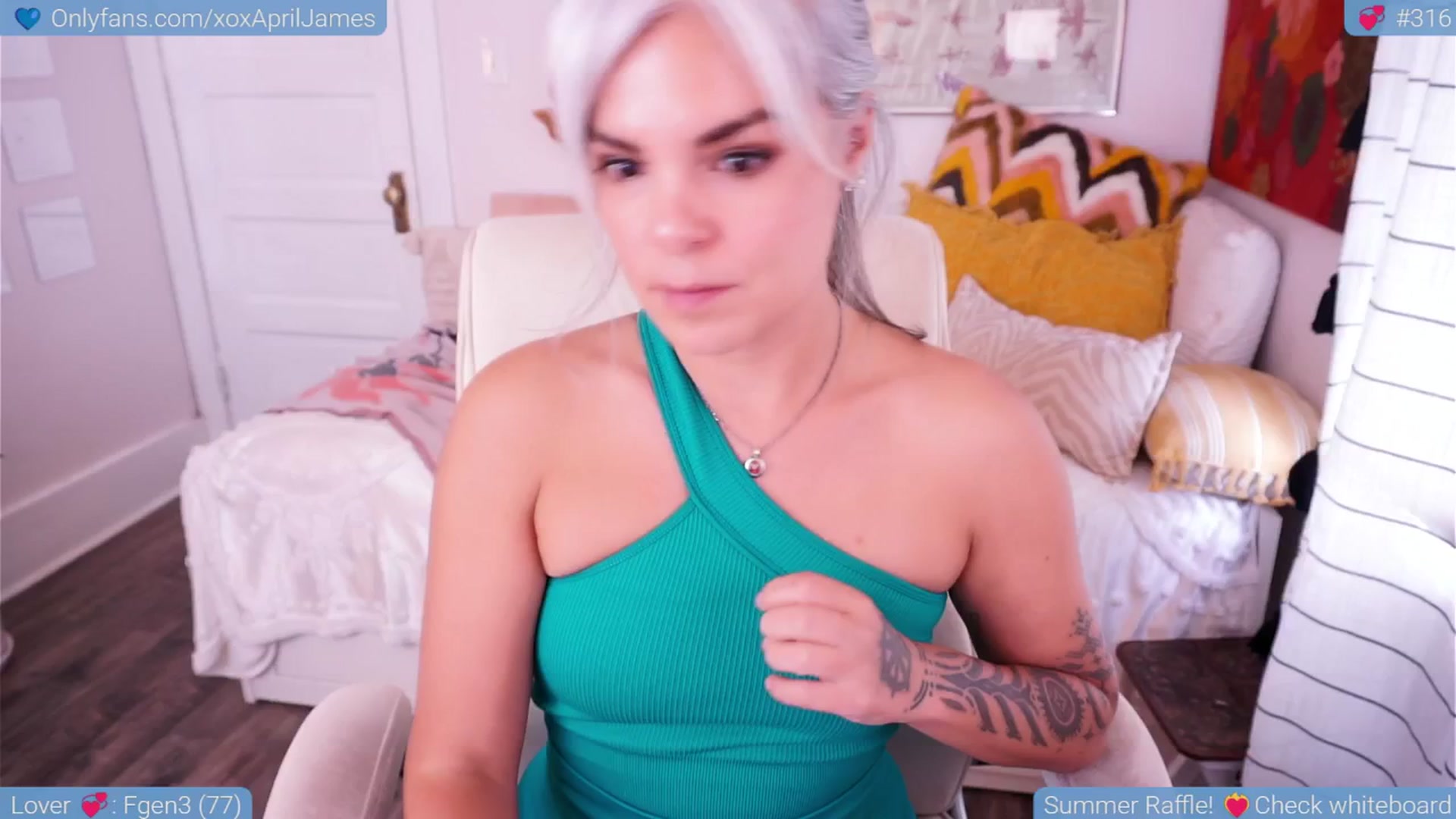Gallery image thumbnail from AprilJames's myfreecams stream on, 05/15/2025, 21:14 image 9 of 20