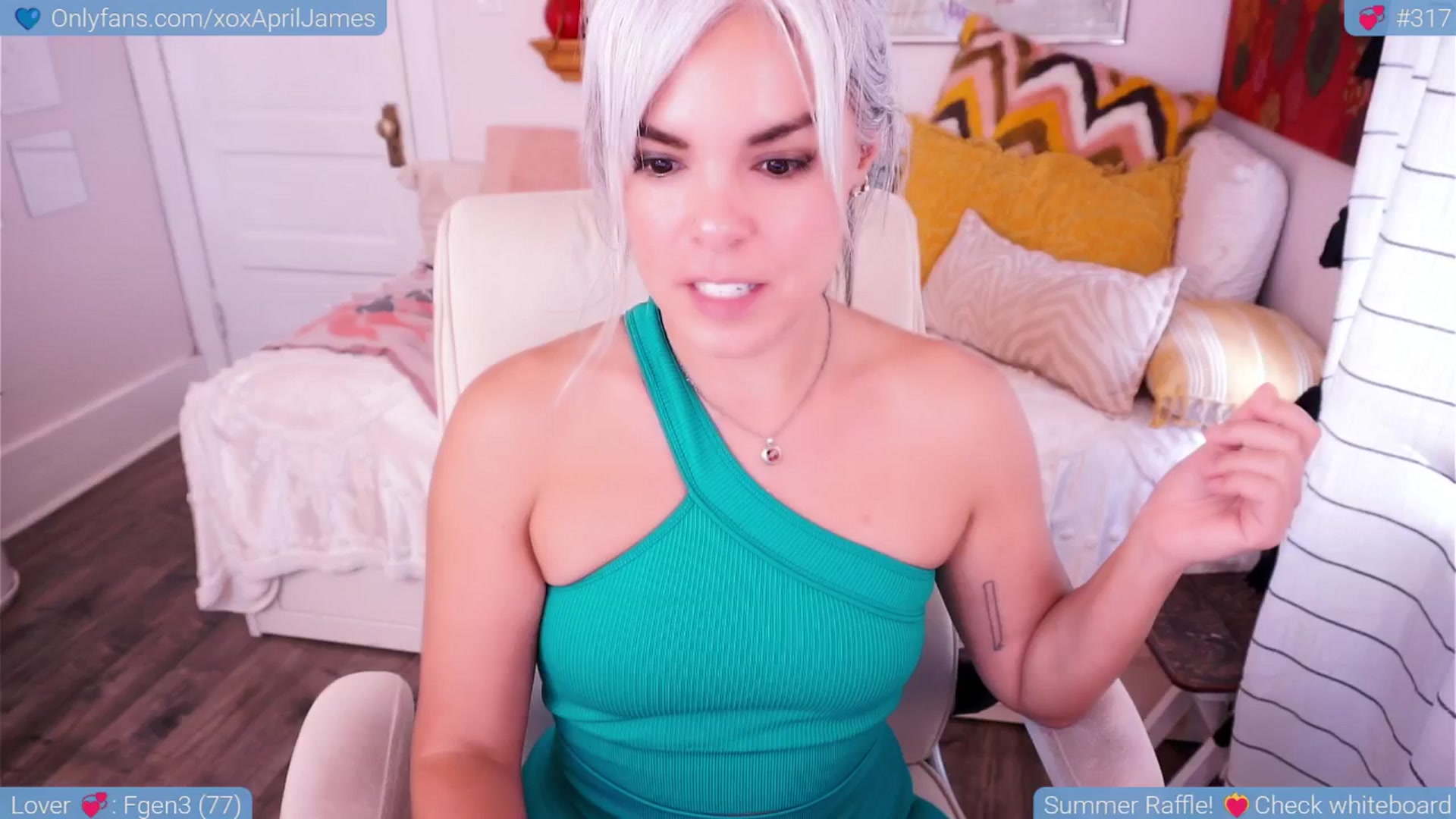 Gallery image thumbnail from AprilJames's myfreecams stream on, 05/15/2025, 21:14 image 11 of 20