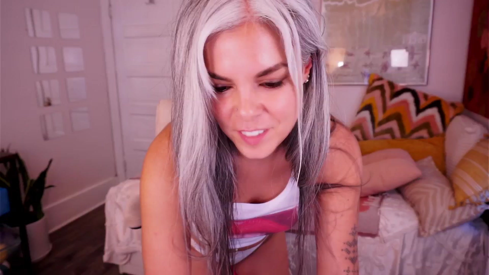 Gallery image thumbnail from AprilJames's myfreecams stream on, 05/22/2025, 01:07 image 11 of 20