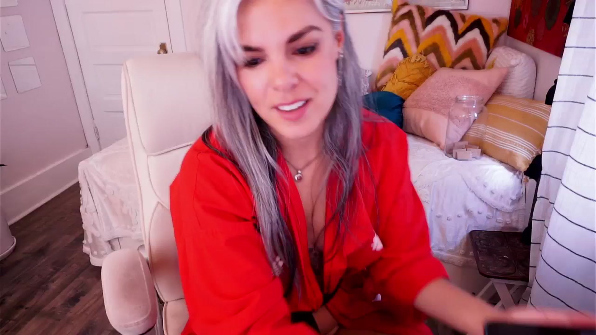Gallery image thumbnail from AprilJames's myfreecams stream on, 05/24/2025, 01:02 image 4 of 20