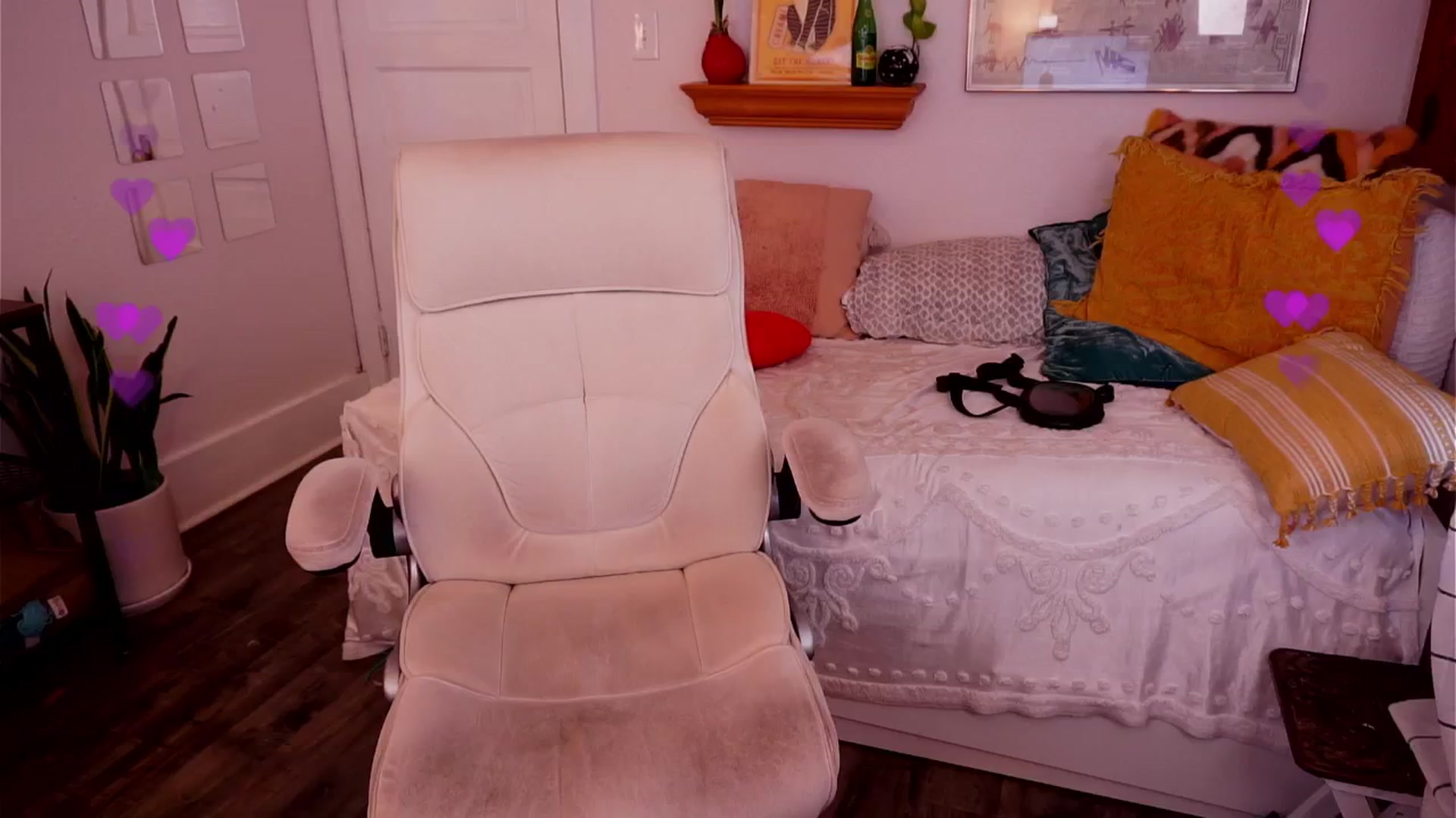 Gallery image thumbnail from AprilJames's myfreecams stream on, 05/30/2025, 24:34 image 7 of 20