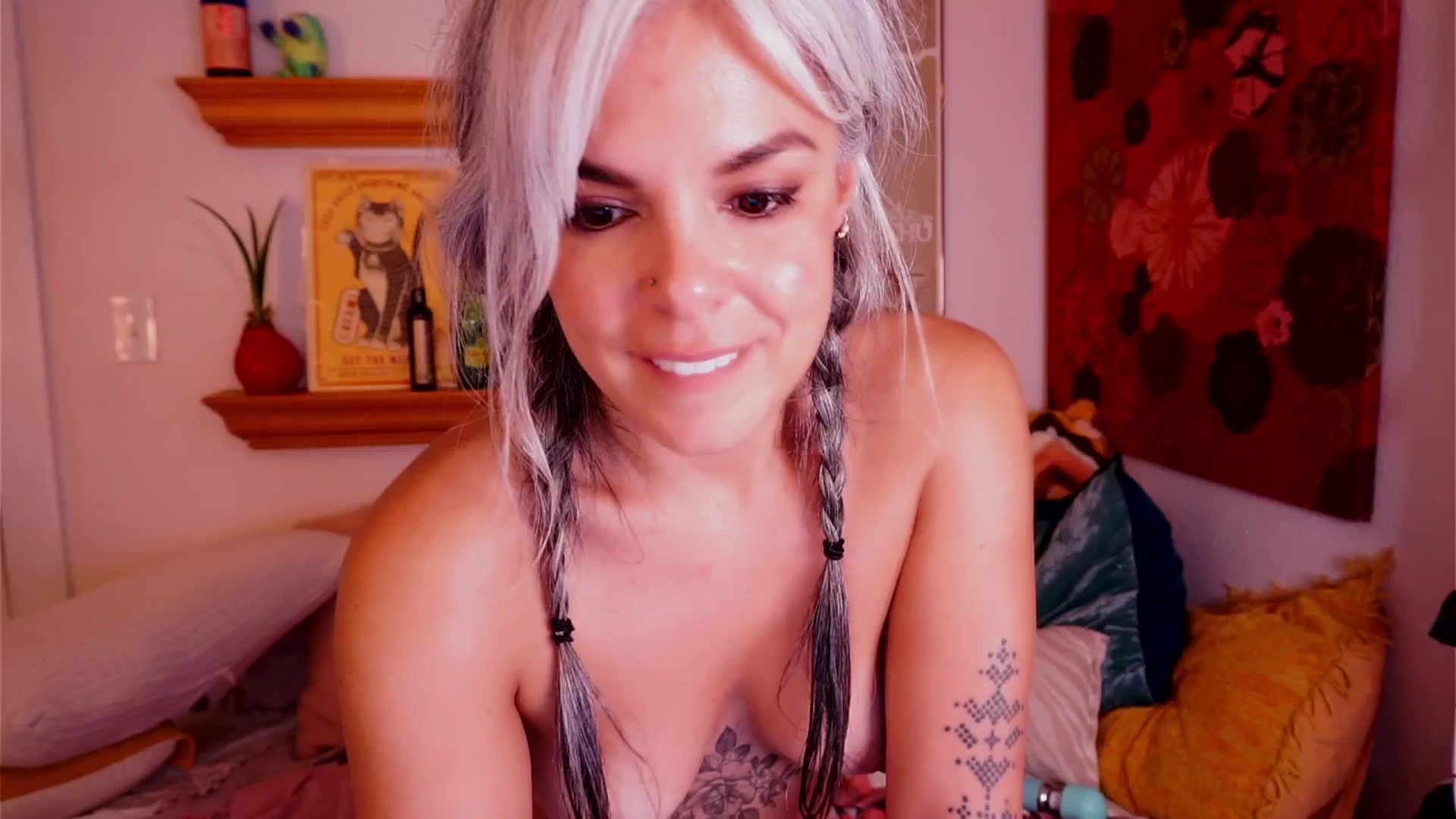 Gallery image thumbnail from AprilJames's myfreecams stream on, 05/30/2025, 02:16 image 17 of 20