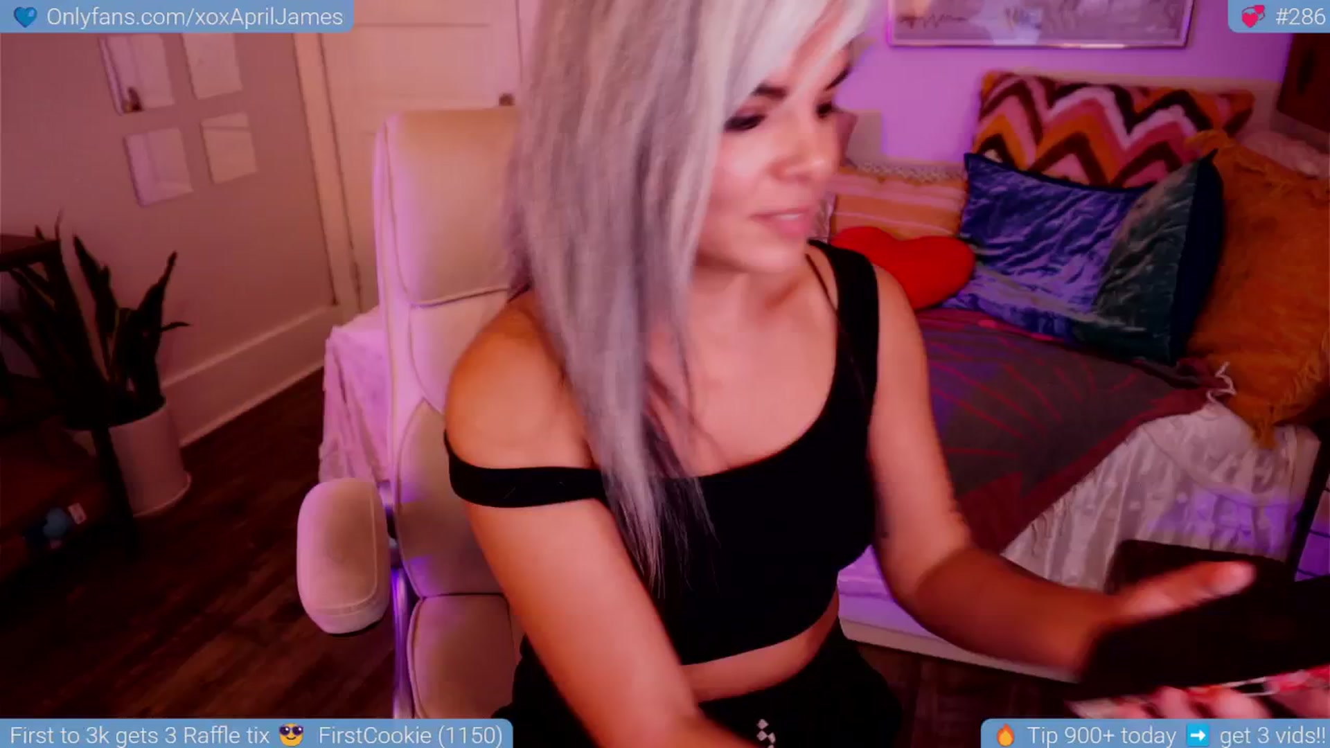 Gallery image thumbnail from AprilJames's myfreecams stream on, 05/31/2025, 24:39 image 19 of 20