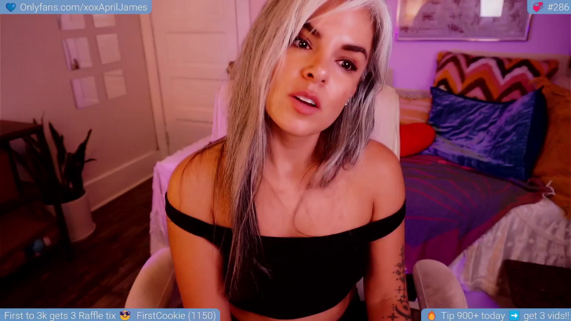 Gallery image thumbnail from AprilJames's myfreecams stream on, 05/31/2025, 24:39 image 11 of 20